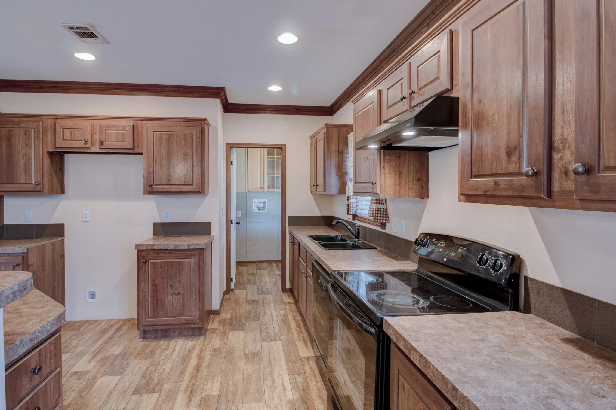 Large kitchen with loads of prep space