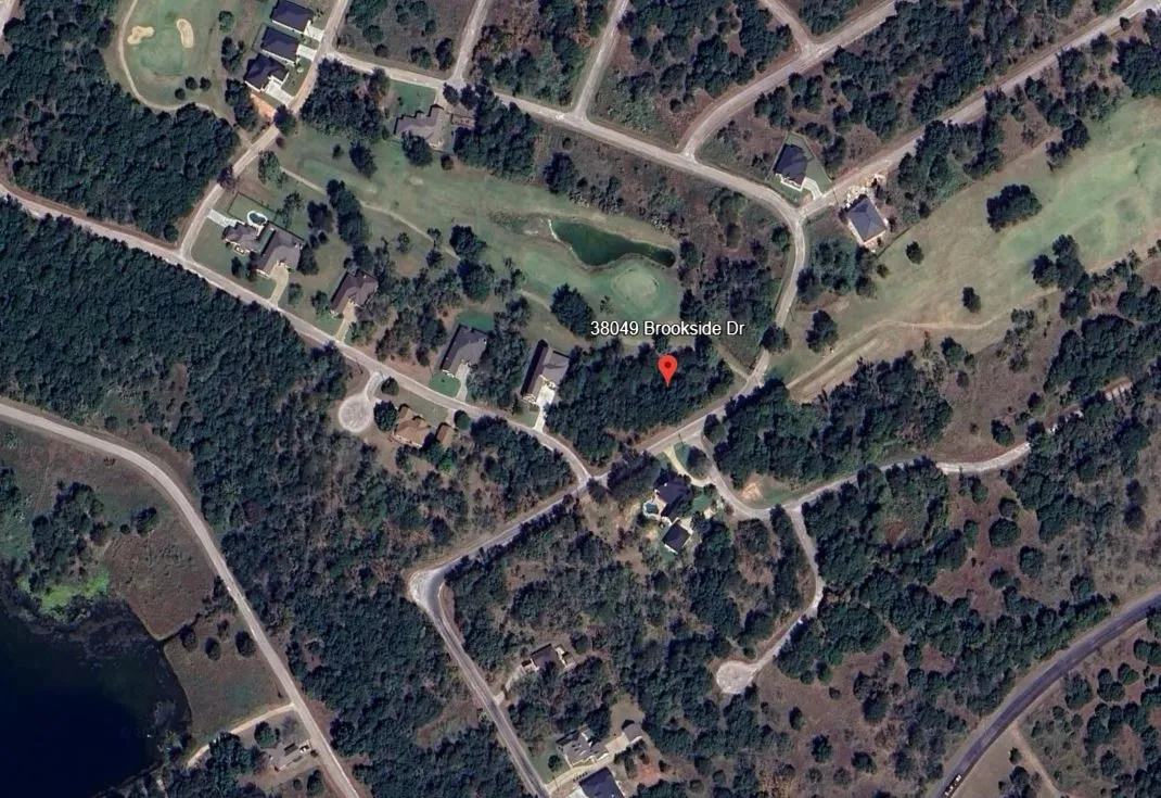 Aerial map of property and surrounding area
