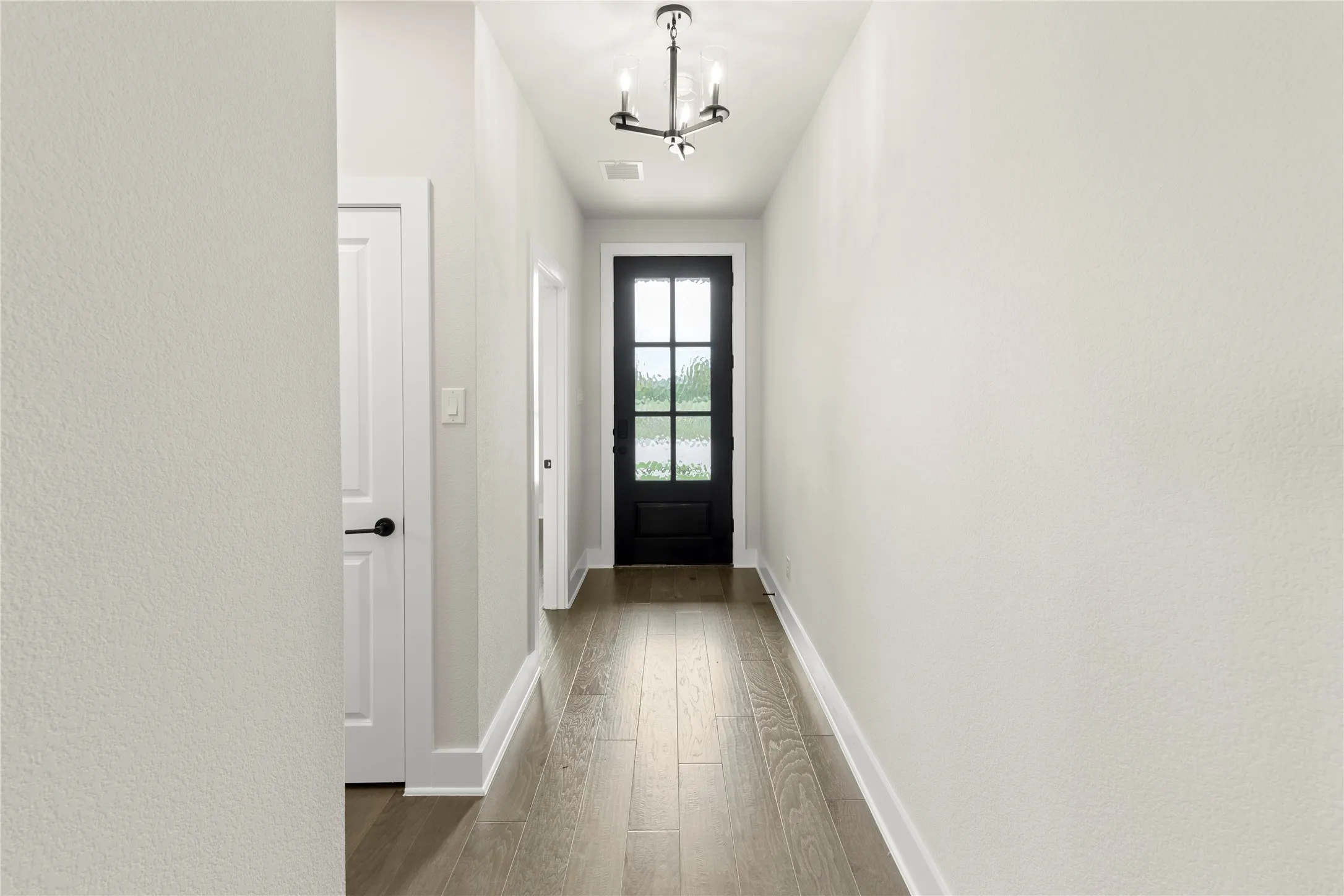 03. 2374 Bell - Entry