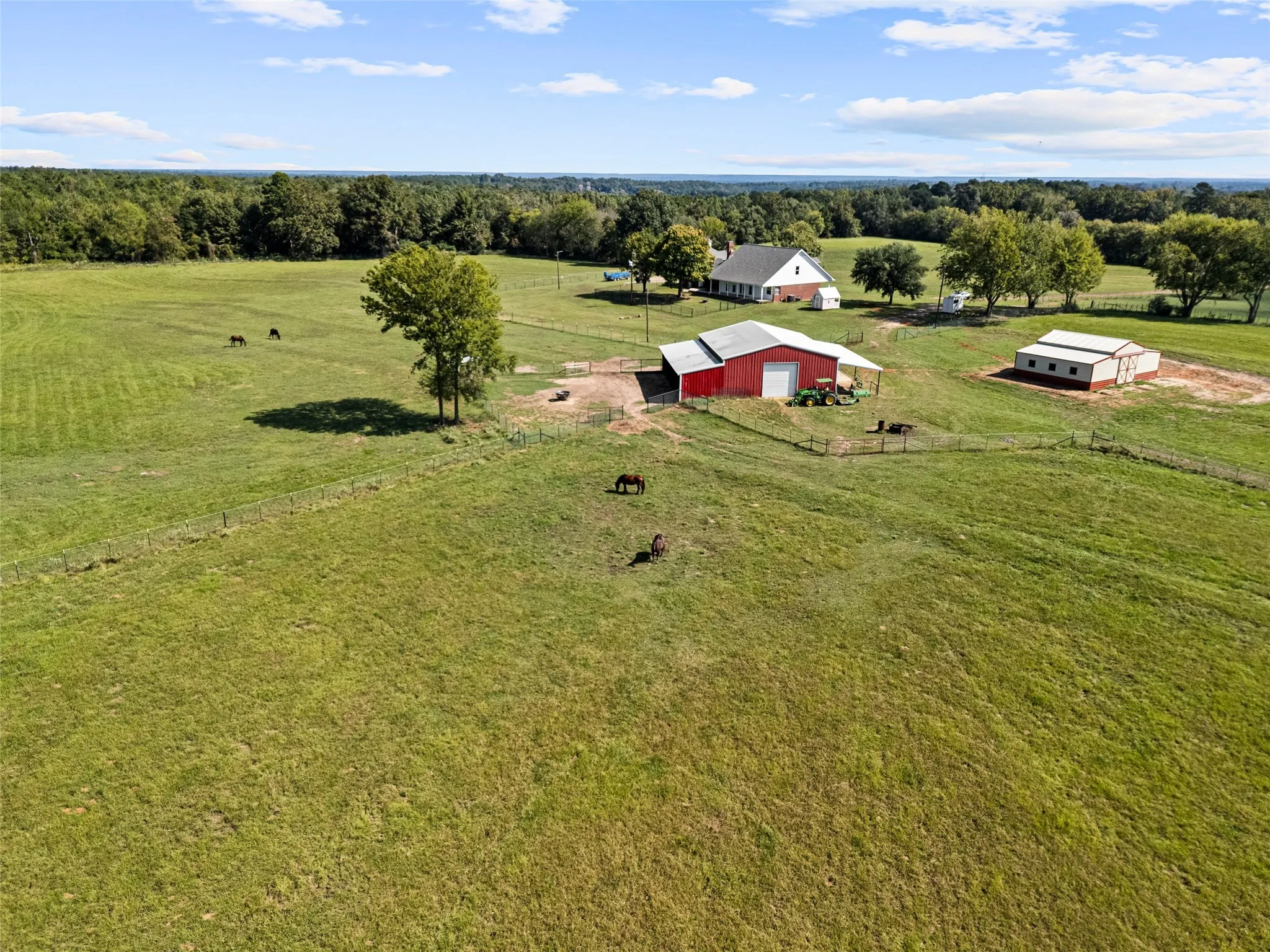 Single Family Residence For Sale in Upshur County , 5989 HWY. 259, Diana, Texas 75640, 3 Bedroom, 3 Bathroom, Garage spaces, 3,490 Sqft, built in 1998, Preowned, mls#20977985, Real Estate Agent in Diana, Homes For Sale in Upshur county, Homes For Sale in Diana, Realtor in Diana Texas, Real Estate Brokerage Independent Realty Texas, Luminita Cordes Realtor