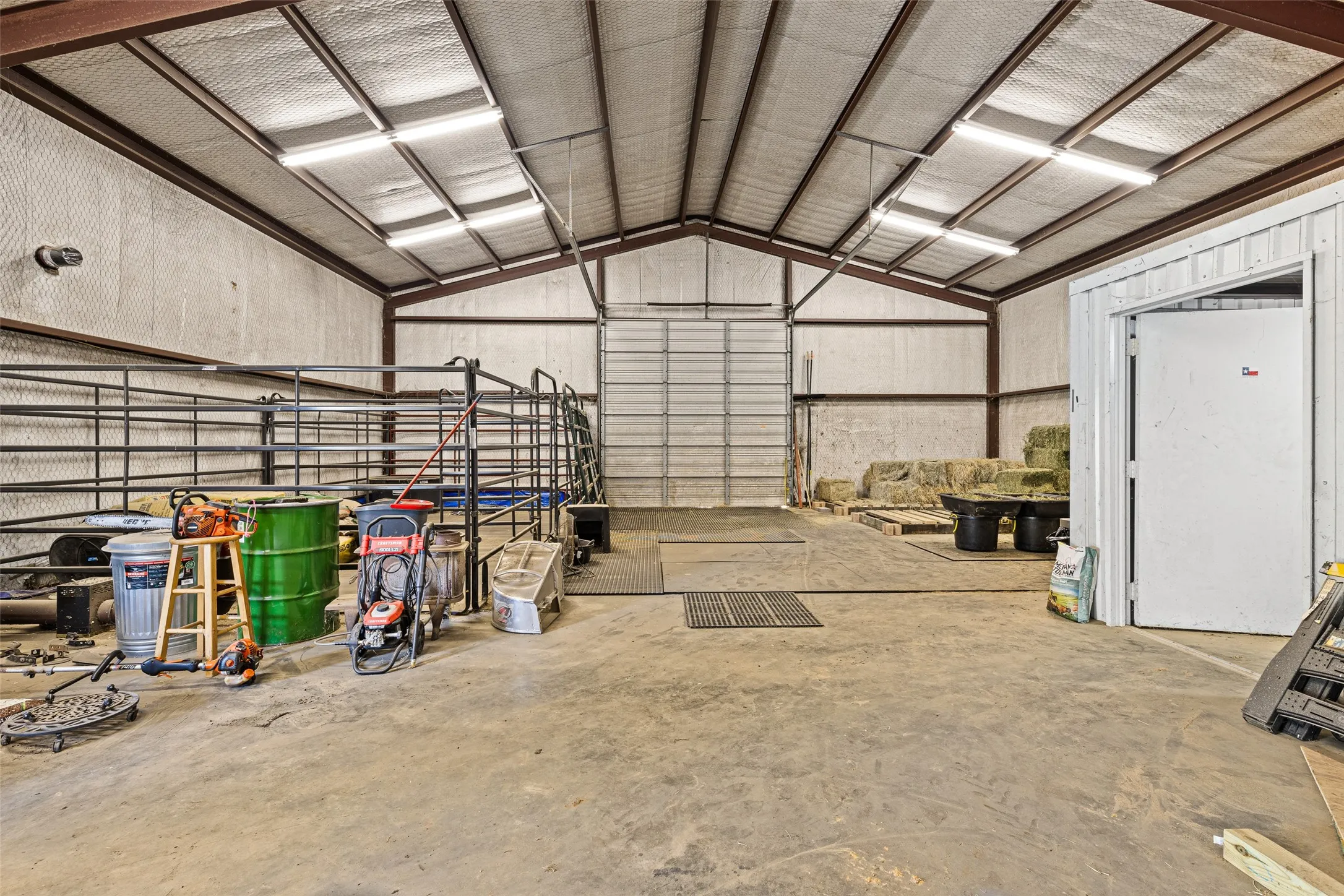 Single Family Residence For Sale in Upshur County , 5989 HWY. 259, Diana, Texas 75640, 3 Bedroom, 3 Bathroom, Garage spaces, 3,490 Sqft, built in 1998, Preowned, mls#20977985, Real Estate Agent in Diana, Homes For Sale in Upshur county, Homes For Sale in Diana, Realtor in Diana Texas, Real Estate Brokerage Independent Realty Texas, Luminita Cordes Realtor
