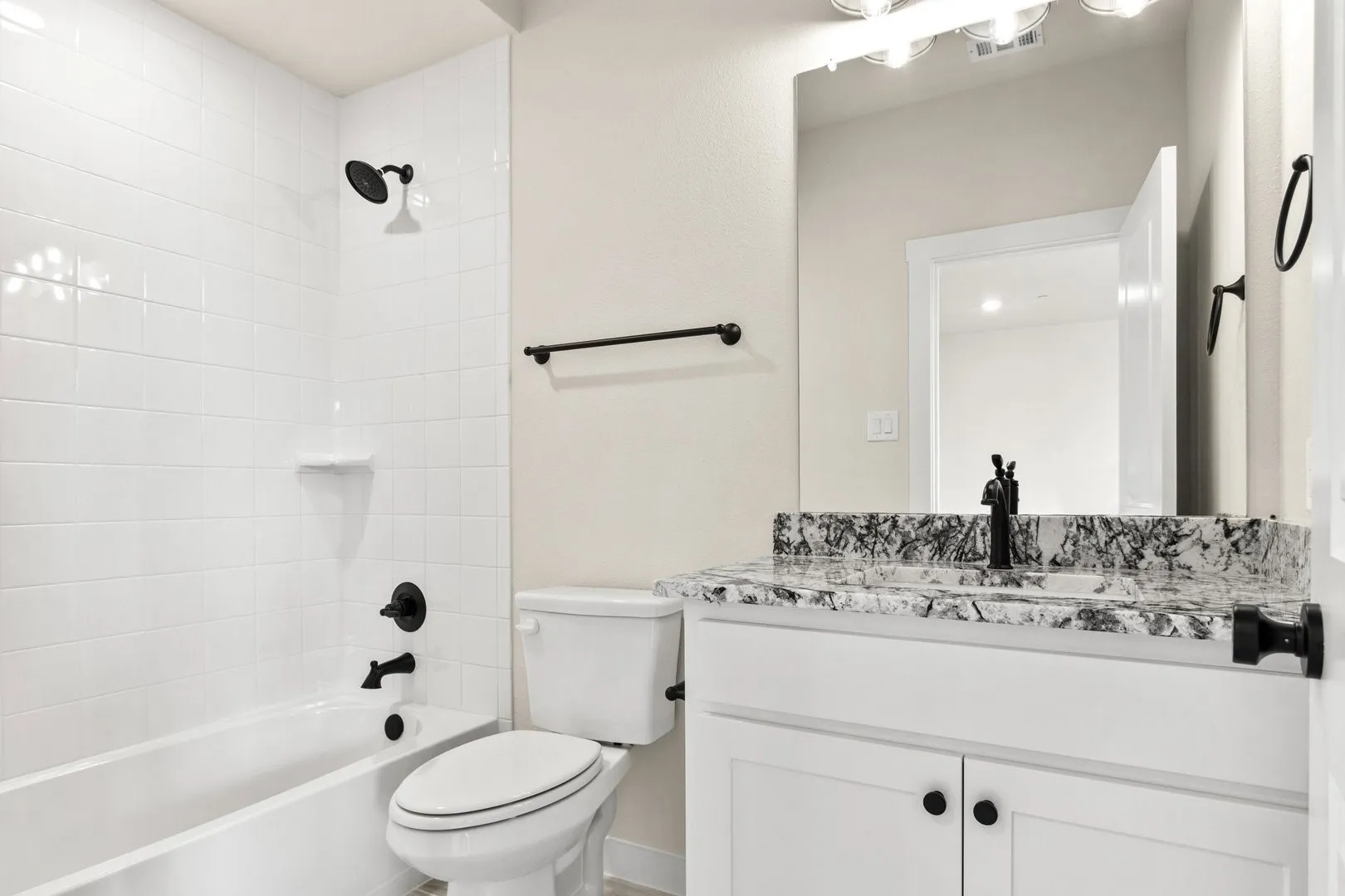 025-12408AudubonTrail-Wylie-TX-75098-Bathroom3.jpg-SMALL