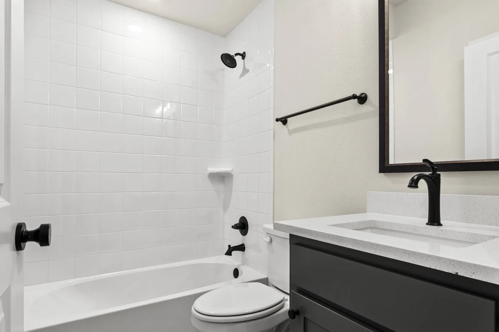 021-12408AudubonTrail-Wylie-TX-75098-Bathroom2.jpg-SMALL