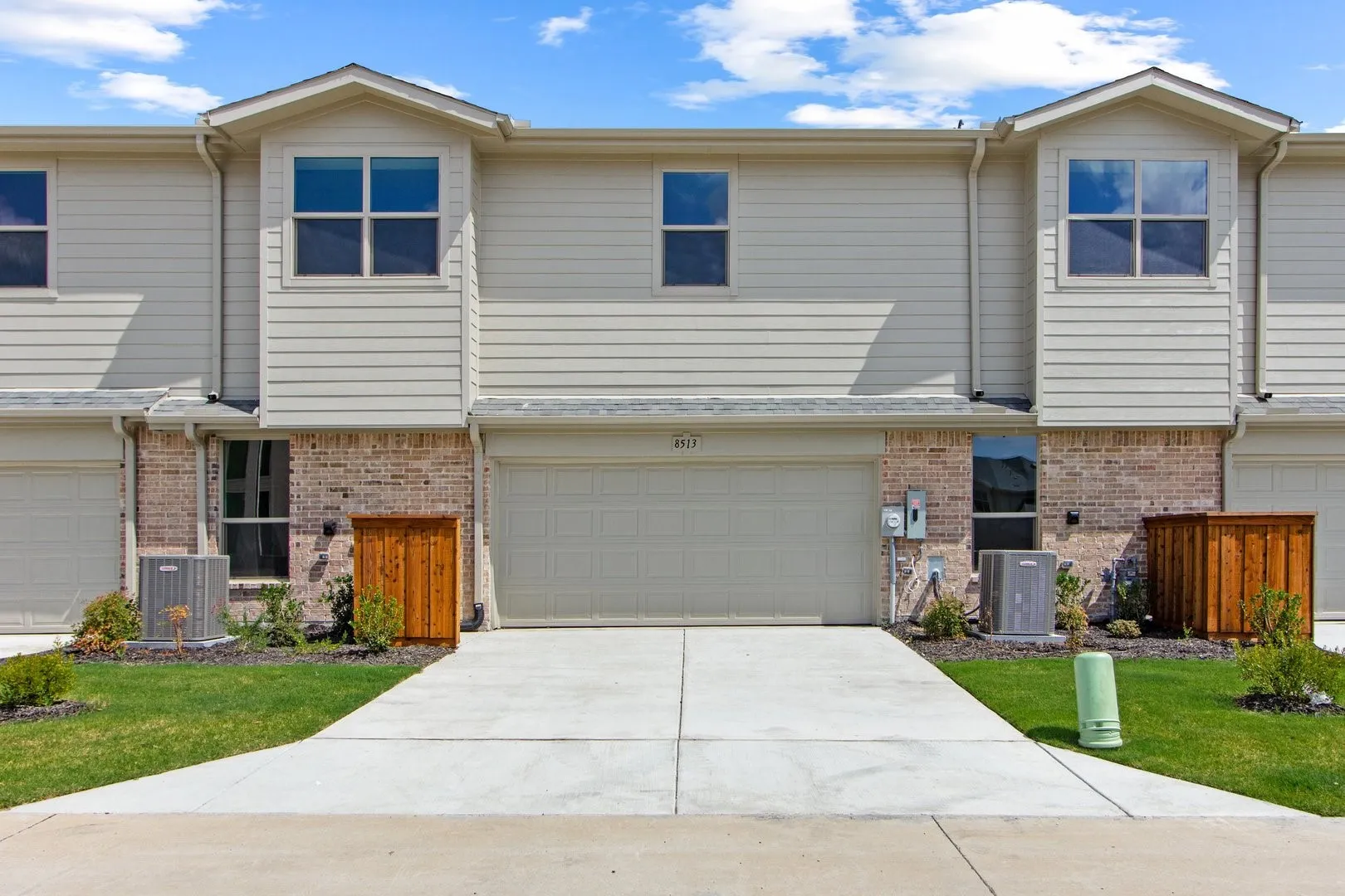 032-8513DelRioTrail-Rowlett-TX-75089-Exterior.jpg-SMALL