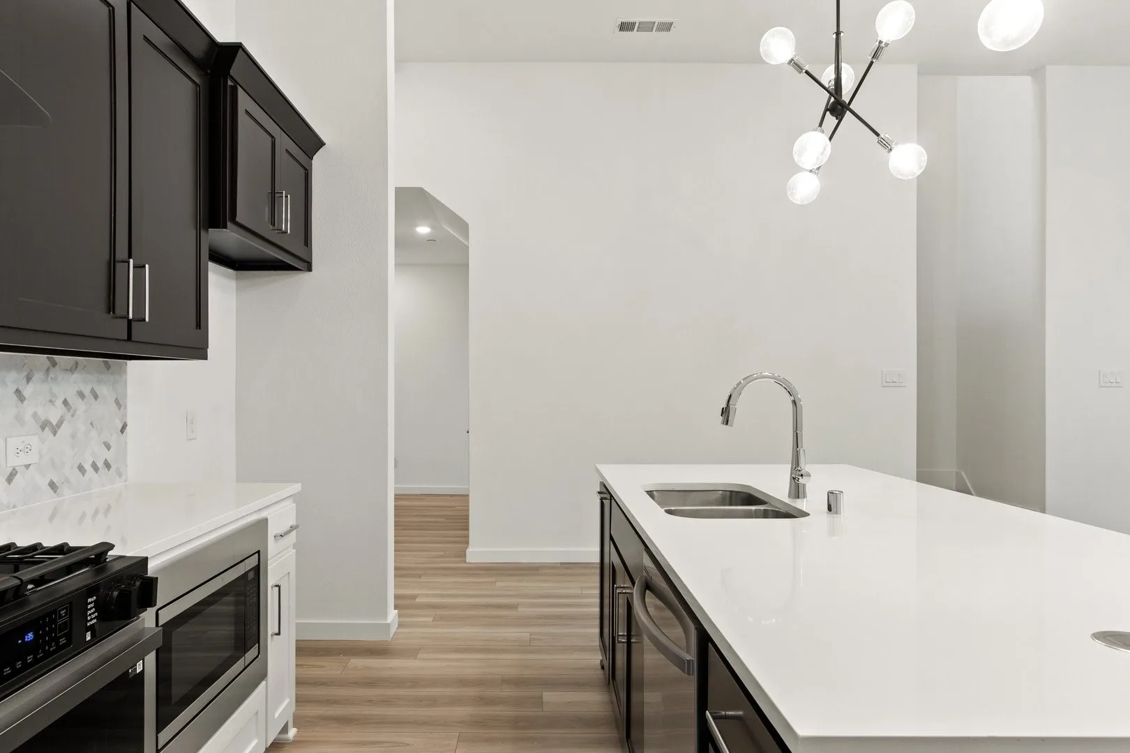 014-8513DelRioTrail-Rowlett-TX-75089-Kitchen.jpg-SMALL