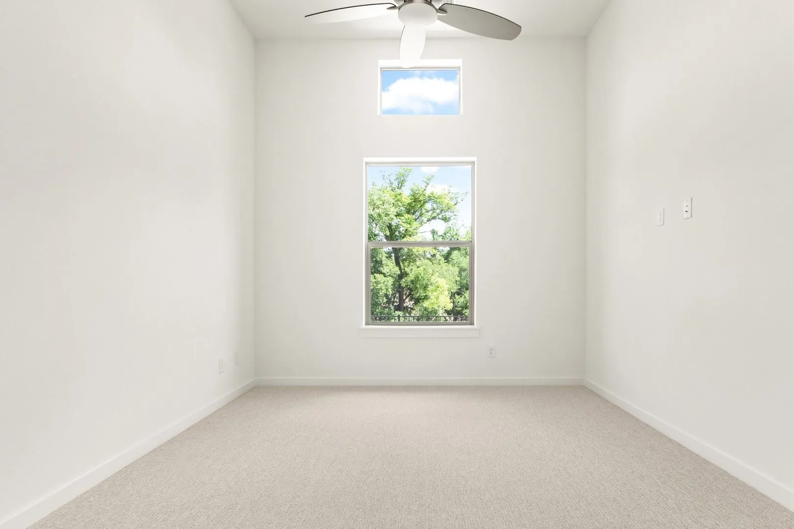 015-8513DelRioTrail-Rowlett-TX-75089-PrimaryBedroom.jpg-SMALL