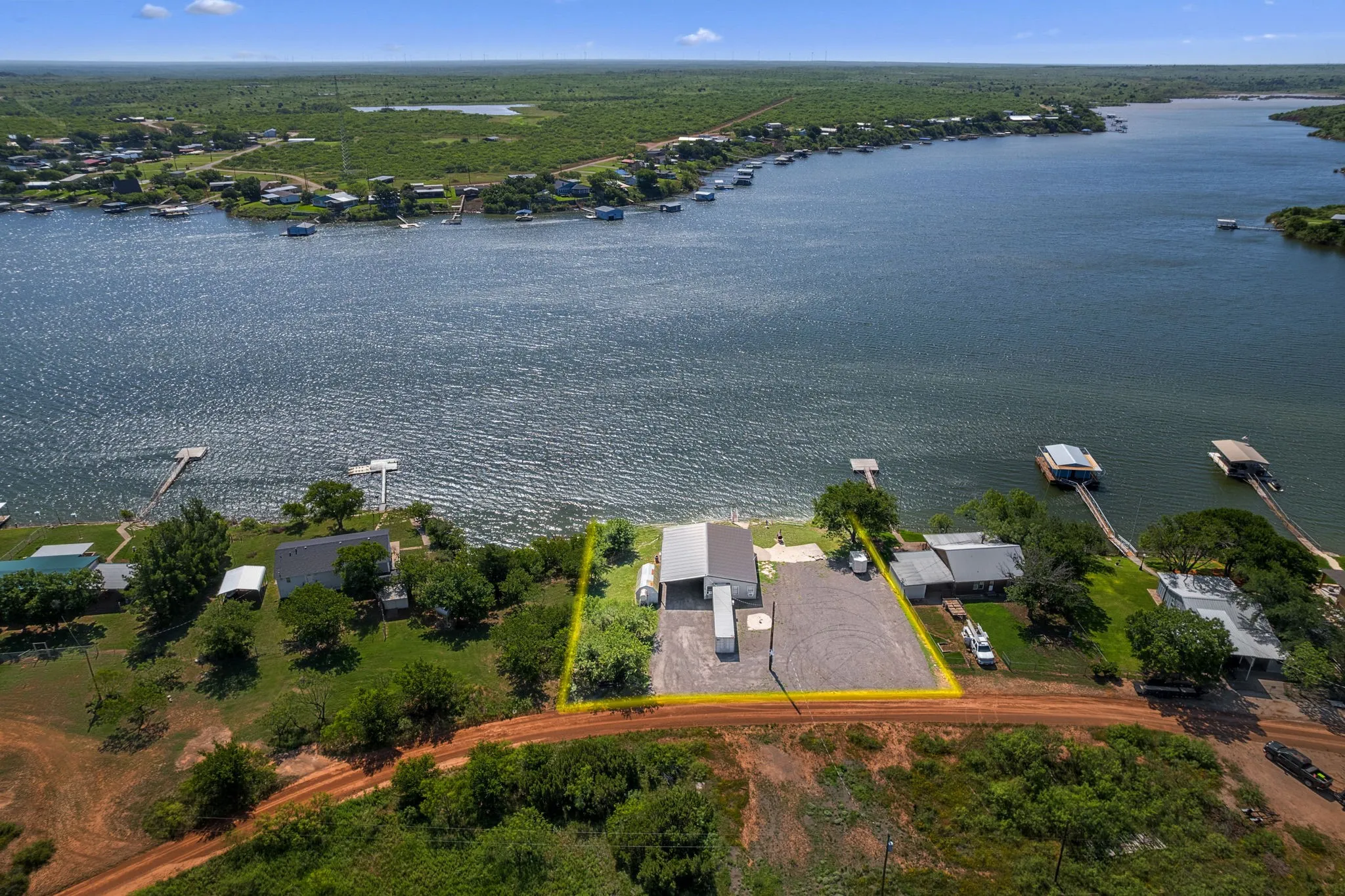 Single Family Residence For Sale in Baylor County , 894 W Moonshine Road, Seymour, Texas 76380, 3 Bedroom, 1 Bathroom, Garage spaces, 1,504 Sqft, built in 2000, mls#20978304, Real Estate Agent in Seymour, Homes For Sale in Baylor county, Homes For Sale in Seymour, Realtor in Seymour Texas, Real Estate Brokerage Independent Realty Texas, Luminita Cordes Realtor