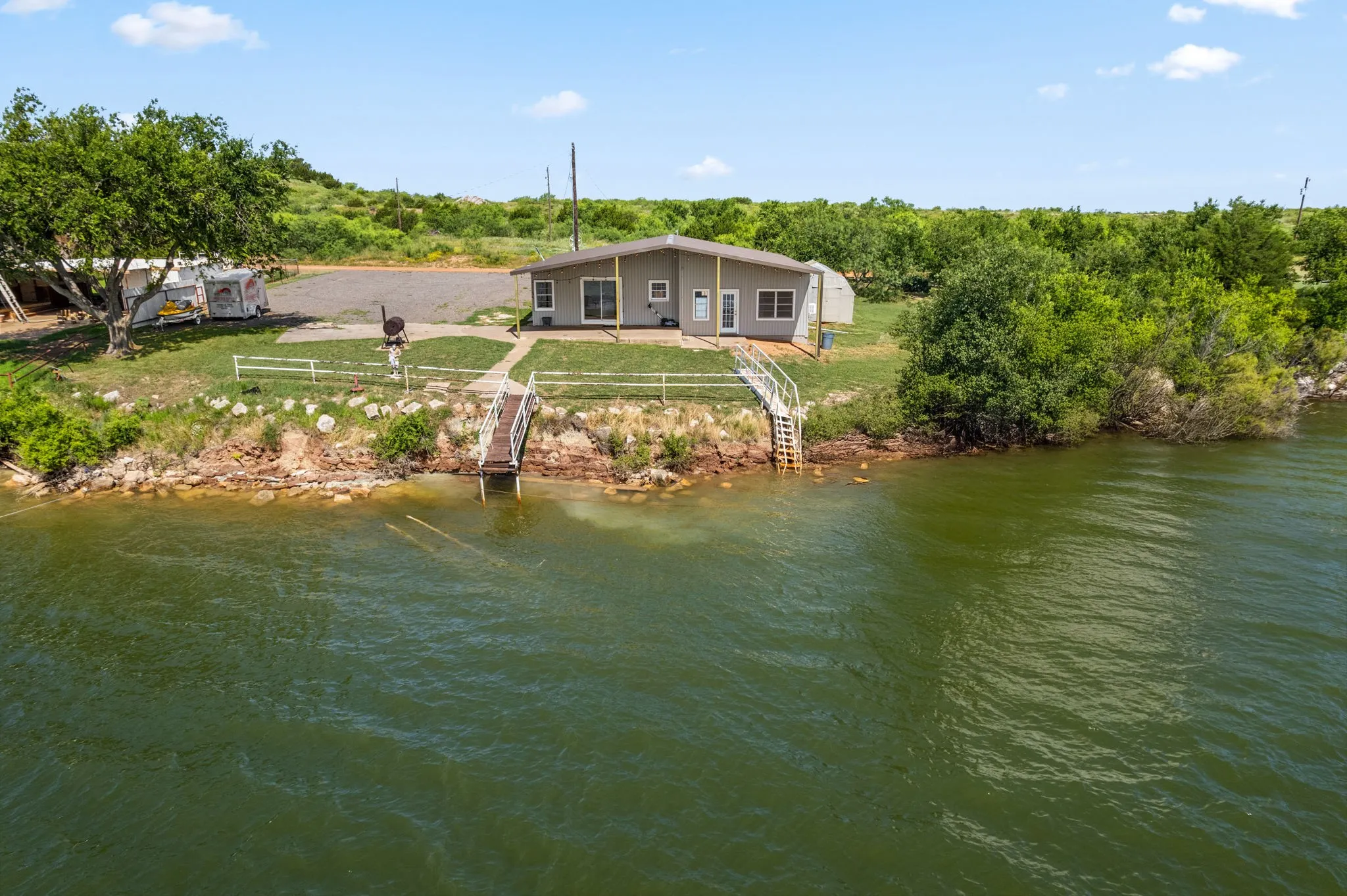 Single Family Residence For Sale in Baylor County , 894 W Moonshine Road, Seymour, Texas 76380, 3 Bedroom, 1 Bathroom, Garage spaces, 1,504 Sqft, built in 2000, mls#20978304, Real Estate Agent in Seymour, Homes For Sale in Baylor county, Homes For Sale in Seymour, Realtor in Seymour Texas, Real Estate Brokerage Independent Realty Texas, Luminita Cordes Realtor