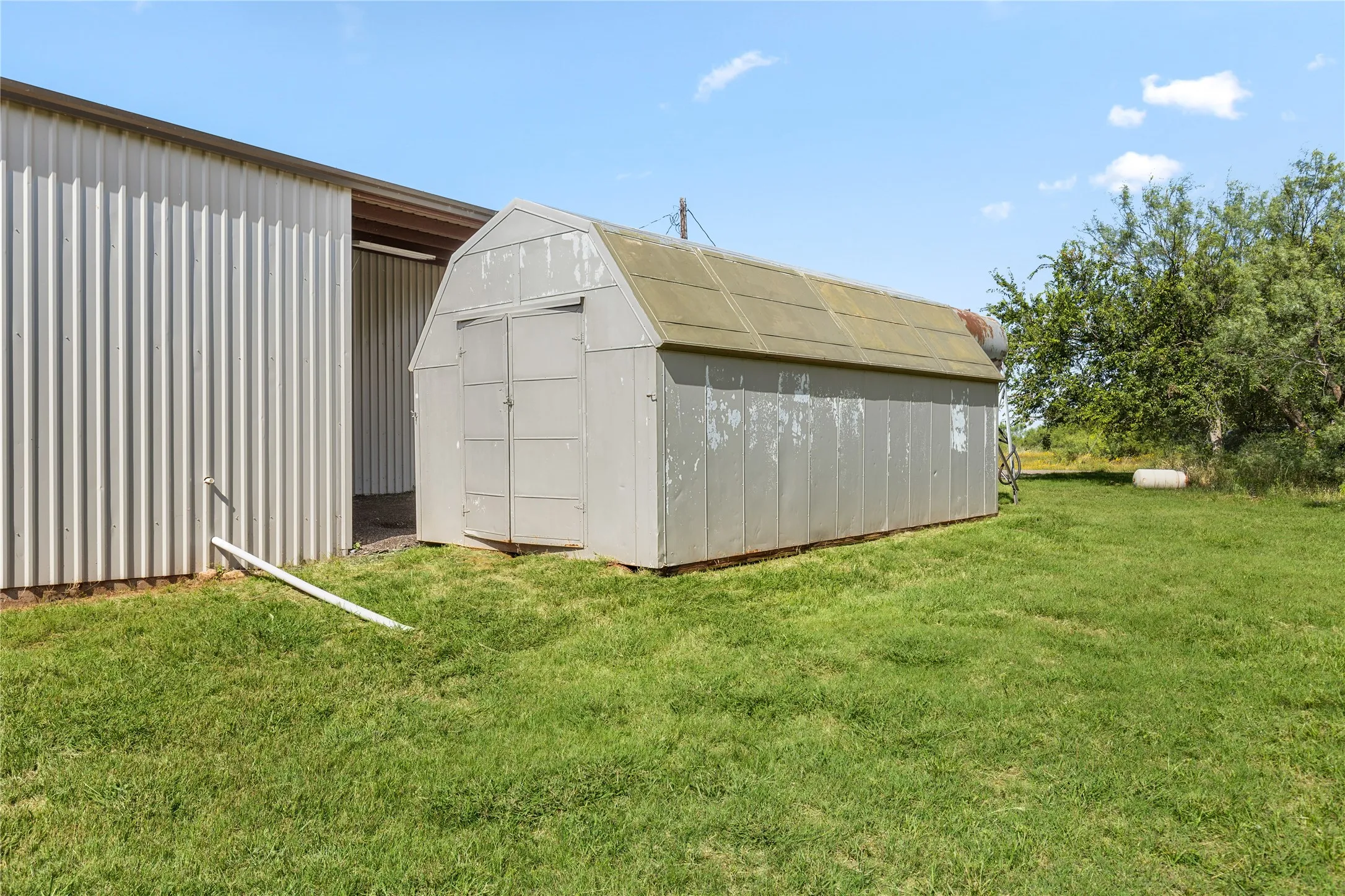 Single Family Residence For Sale in Baylor County , 894 W Moonshine Road, Seymour, Texas 76380, 3 Bedroom, 1 Bathroom, Garage spaces, 1,504 Sqft, built in 2000, mls#20978304, Real Estate Agent in Seymour, Homes For Sale in Baylor county, Homes For Sale in Seymour, Realtor in Seymour Texas, Real Estate Brokerage Independent Realty Texas, Luminita Cordes Realtor
