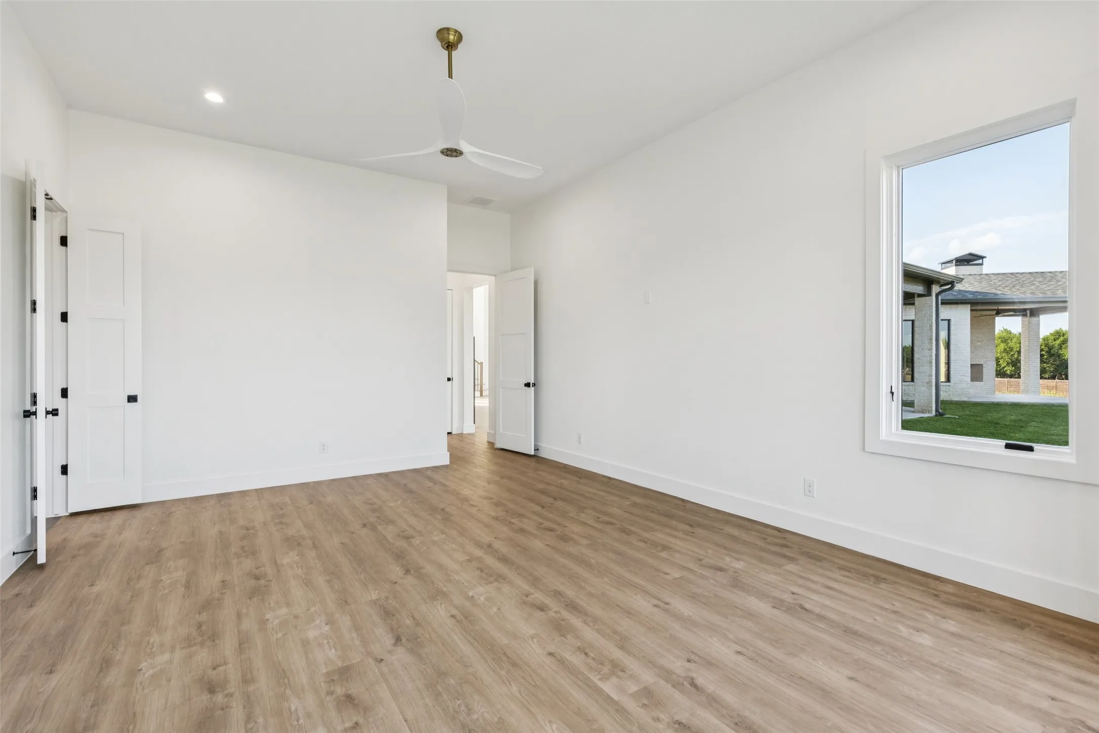 Single Family Residence For Sale in Ellis County , 4930 Magnolia Trail, Midlothian, Texas 76065, 4 Bedroom, 5 Bathroom, 3 Garage spaces, 4,658 Sqft, built in 2025, New Construction - Complete, mls#20978431, Real Estate Agent in Midlothian, Homes For Sale in Ellis county, Homes For Sale in Midlothian, Realtor in Midlothian Texas, Real Estate Brokerage Independent Realty Texas, Luminita Cordes Realtor
