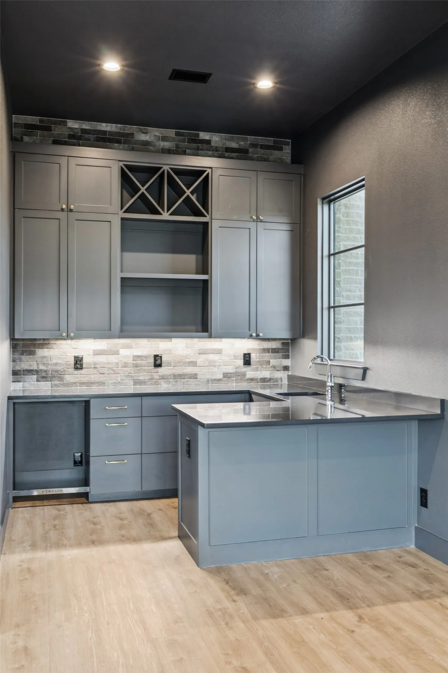 Single Family Residence For Sale in Ellis County , 4930 Magnolia Trail, Midlothian, Texas 76065, 4 Bedroom, 5 Bathroom, 3 Garage spaces, 4,658 Sqft, built in 2025, New Construction - Complete, mls#20978431, Real Estate Agent in Midlothian, Homes For Sale in Ellis county, Homes For Sale in Midlothian, Realtor in Midlothian Texas, Real Estate Brokerage Independent Realty Texas, Luminita Cordes Realtor