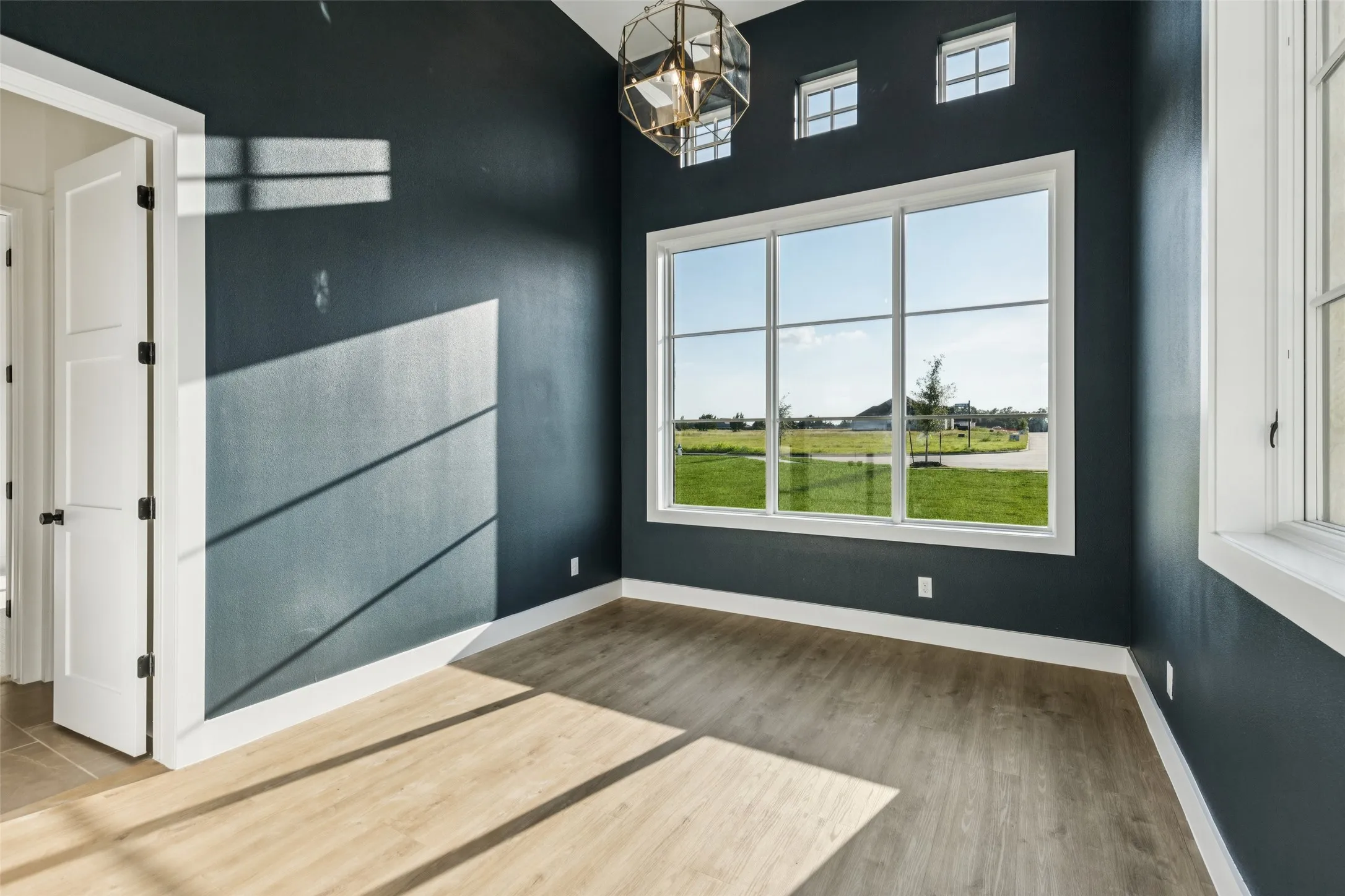 Single Family Residence For Sale in Ellis County , 4930 Magnolia Trail, Midlothian, Texas 76065, 4 Bedroom, 5 Bathroom, 3 Garage spaces, 4,658 Sqft, built in 2025, New Construction - Complete, mls#20978431, Real Estate Agent in Midlothian, Homes For Sale in Ellis county, Homes For Sale in Midlothian, Realtor in Midlothian Texas, Real Estate Brokerage Independent Realty Texas, Luminita Cordes Realtor