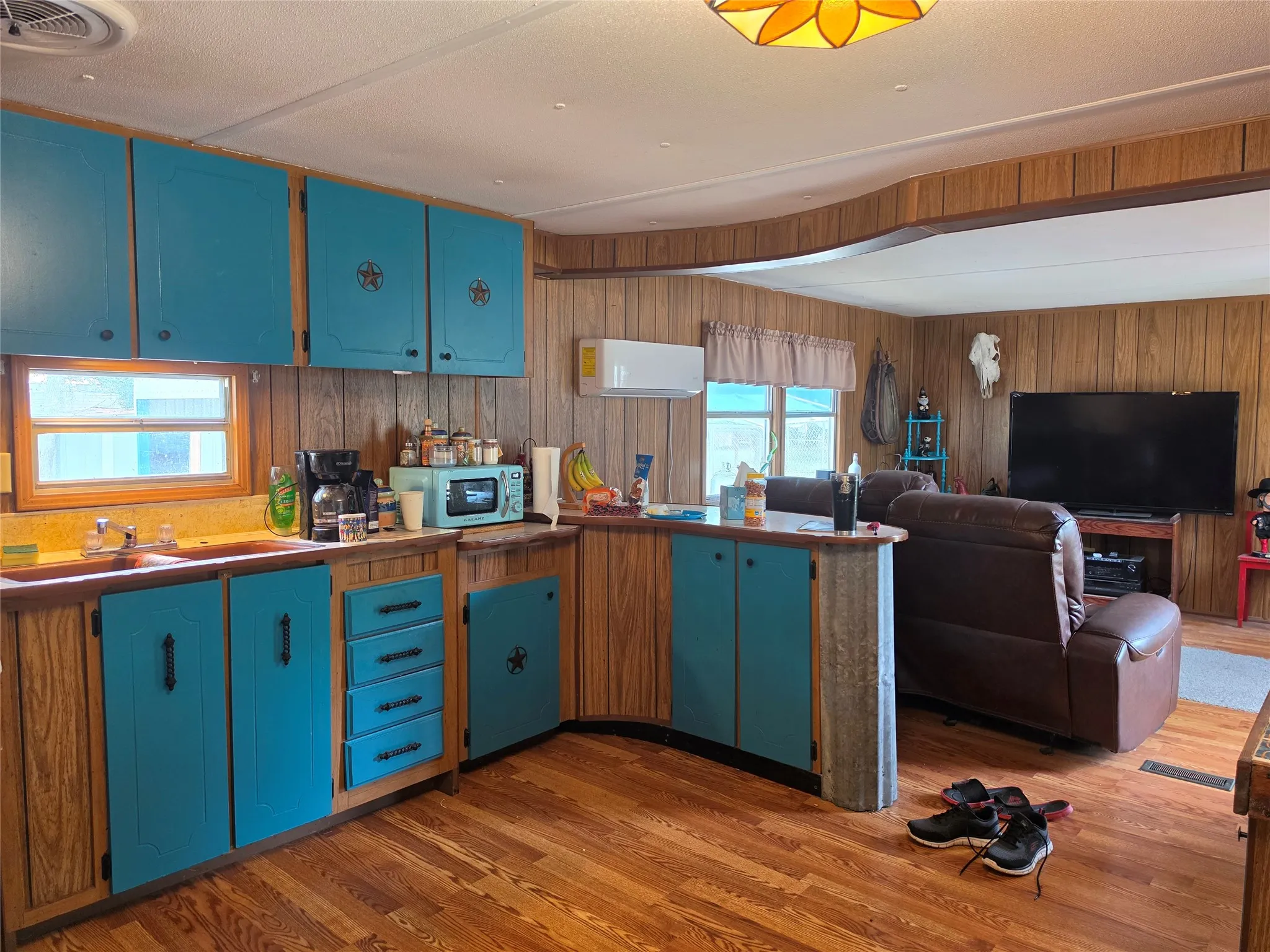 Mobile Home For Sale in Brown County , 4411 Cherokee Drive, May, Texas 76857, 2 Bedroom, 2 Bathroom, Garage spaces, 648 Sqft, built in 0, mls#20979388, Real Estate Agent in May, Homes For Sale in Brown county, Homes For Sale in May, Realtor in May Texas, Real Estate Brokerage Independent Realty Texas, Luminita Cordes Realtor