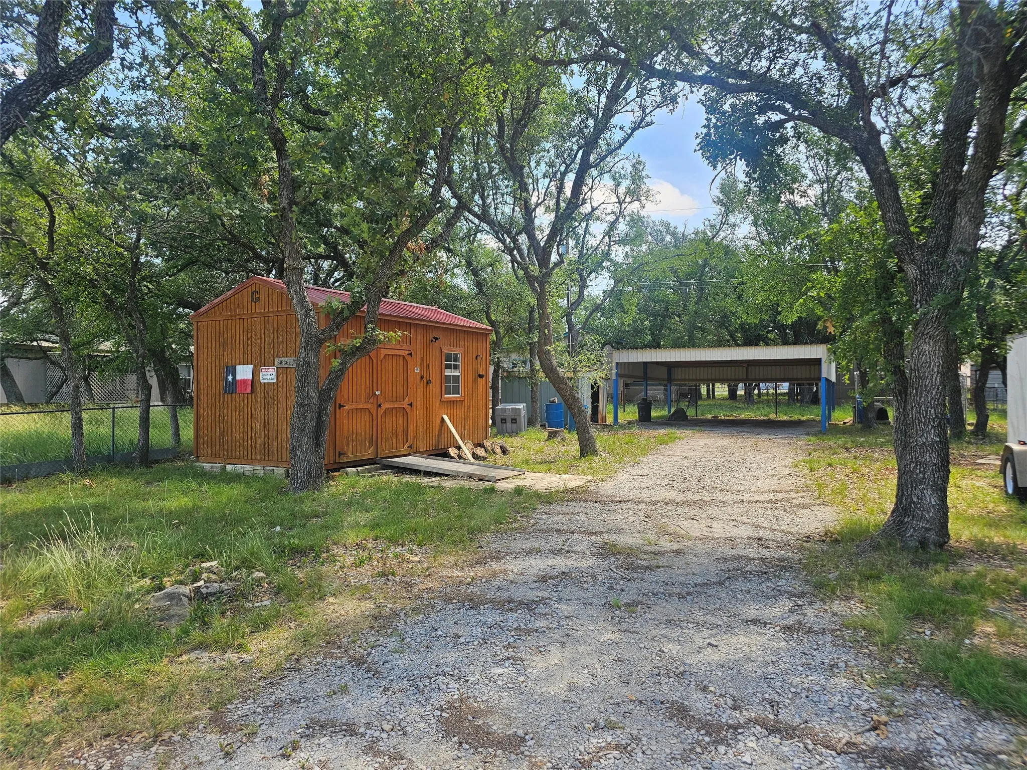 Mobile Home For Sale in Brown County , 4411 Cherokee Drive, May, Texas 76857, 2 Bedroom, 2 Bathroom, Garage spaces, 648 Sqft, built in 0, mls#20979388, Real Estate Agent in May, Homes For Sale in Brown county, Homes For Sale in May, Realtor in May Texas, Real Estate Brokerage Independent Realty Texas, Luminita Cordes Realtor