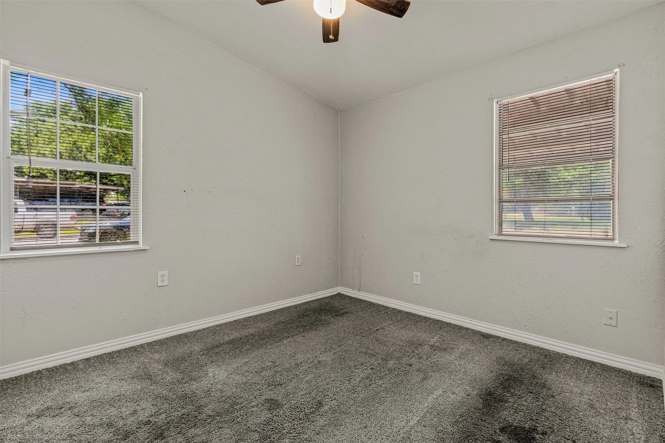 Single Family Residence For Sale in Dallas County , 1814 Cumberland Drive, Garland, Texas 75040, 4 Bedroom, 2 Bathroom, Garage spaces, 1,386 Sqft, built in 1958, mls#20980074, Real Estate Agent in Garland, Homes For Sale in Dallas county, Homes For Sale in Garland, Realtor in Garland Texas, Real Estate Brokerage Independent Realty Texas, Luminita Cordes Realtor