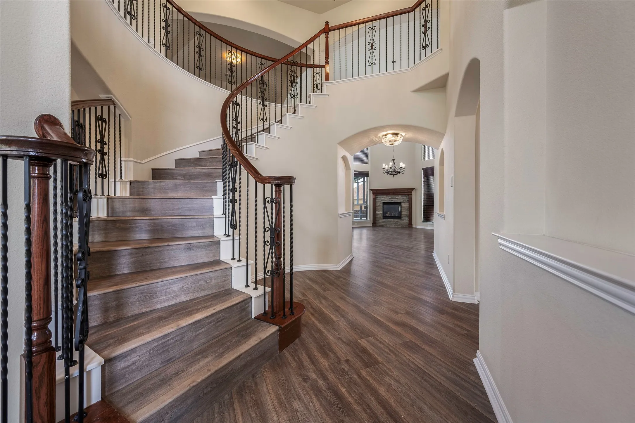 Single Family Residence For Sale in Dallas County , 2505 Claymore Avenue, Garland, Texas 75043, 5 Bedrooms, 3 Bathrooms, 3 Garage spaces, 3,833 Sqft, built in 2008, Preowned, Price $574,999, mls#20978348, Real Estate Agent in Garland, Homes For Sale in Dallas county, Homes For Sale in Garland, Realtor in Garland Texas, Real Estate Brokerage Independent Realty Texas, Luminita Cordes Realtor