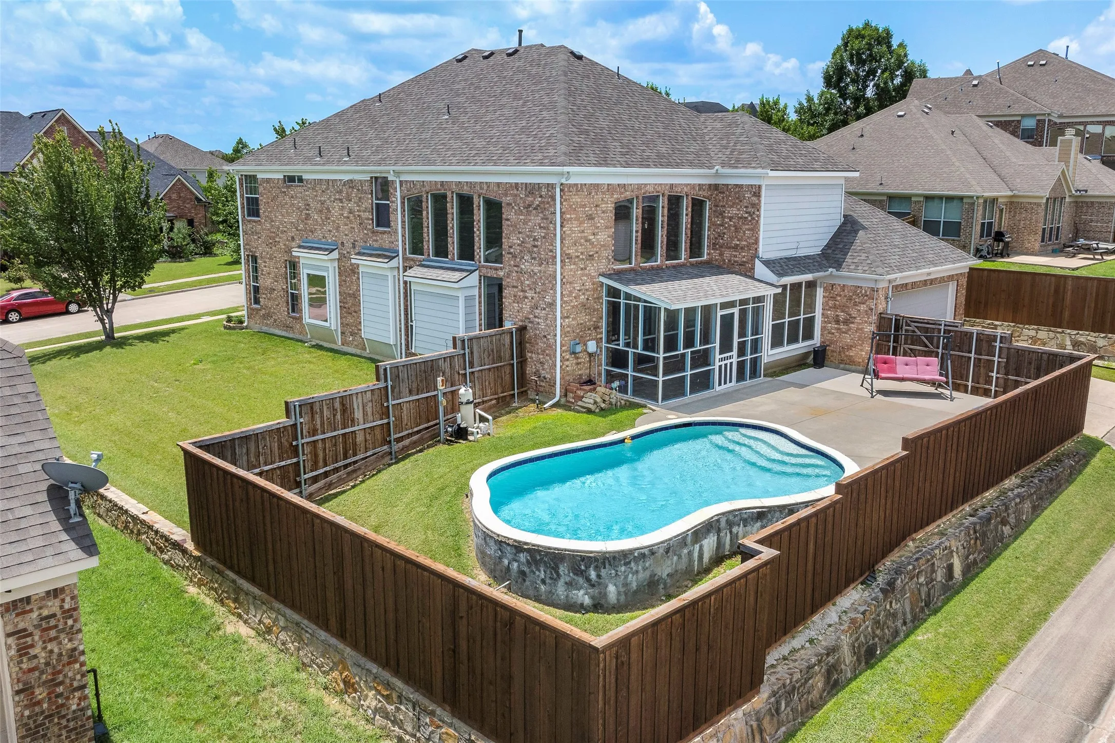 Single Family Residence For Sale in Dallas County , 2505 Claymore Avenue, Garland, Texas 75043, 5 Bedrooms, 3 Bathrooms, 3 Garage spaces, 3,833 Sqft, built in 2008, Preowned, Price $574,999, mls#20978348, Real Estate Agent in Garland, Homes For Sale in Dallas county, Homes For Sale in Garland, Realtor in Garland Texas, Real Estate Brokerage Independent Realty Texas, Luminita Cordes Realtor