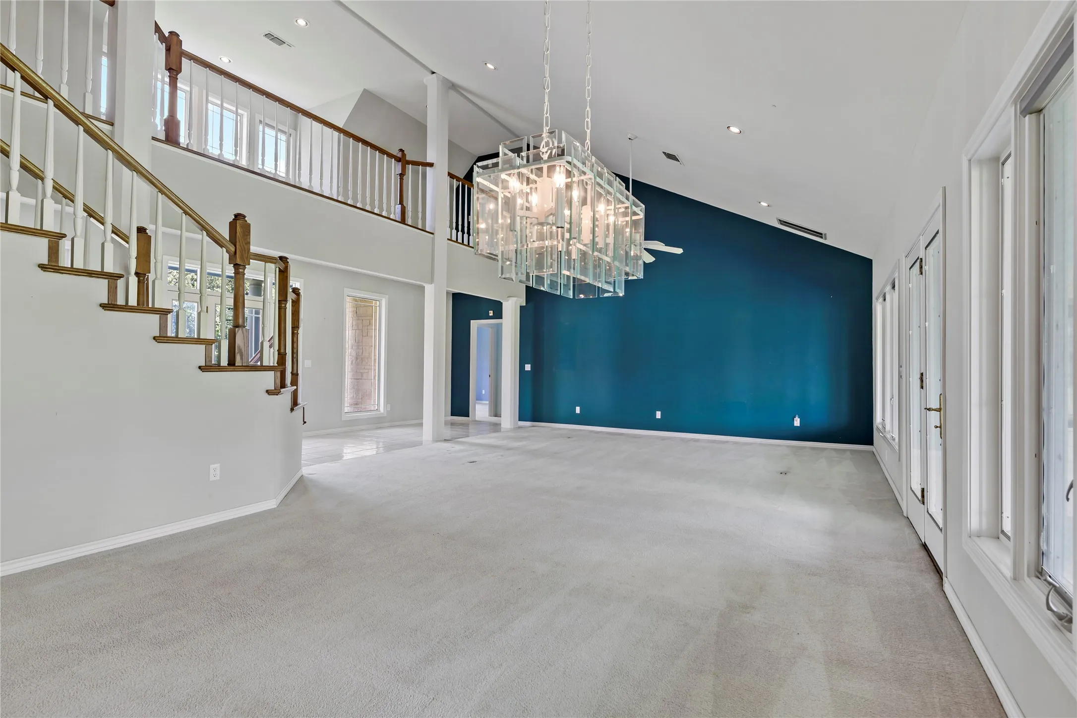 Single Family Residence For Sale in Lamar County , 4905 Trails End, Paris, Texas 75462, 5 Bedrooms, 4 Bathrooms, 5 Garage spaces, 4,140 Sqft, built in 1993, Price $975,000, mls#20981074, Real Estate Agent in Paris, Homes For Sale in Lamar county, Homes For Sale in Paris, Realtor in Paris Texas, Real Estate Brokerage Independent Realty Texas, Luminita Cordes Realtor