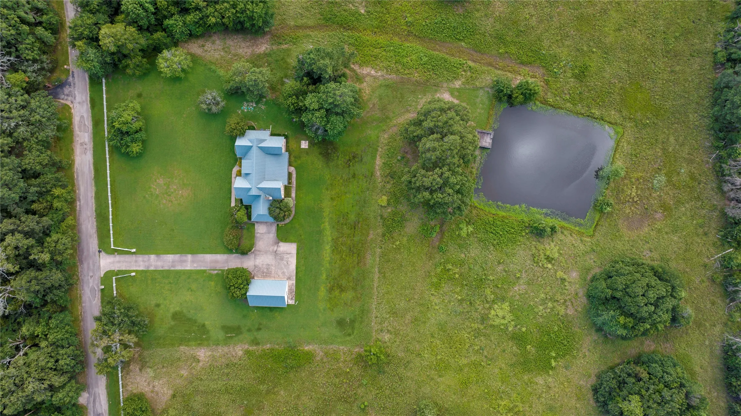 Single Family Residence For Sale in Lamar County , 4905 Trails End, Paris, Texas 75462, 5 Bedrooms, 4 Bathrooms, 5 Garage spaces, 4,140 Sqft, built in 1993, Price $975,000, mls#20981074, Real Estate Agent in Paris, Homes For Sale in Lamar county, Homes For Sale in Paris, Realtor in Paris Texas, Real Estate Brokerage Independent Realty Texas, Luminita Cordes Realtor