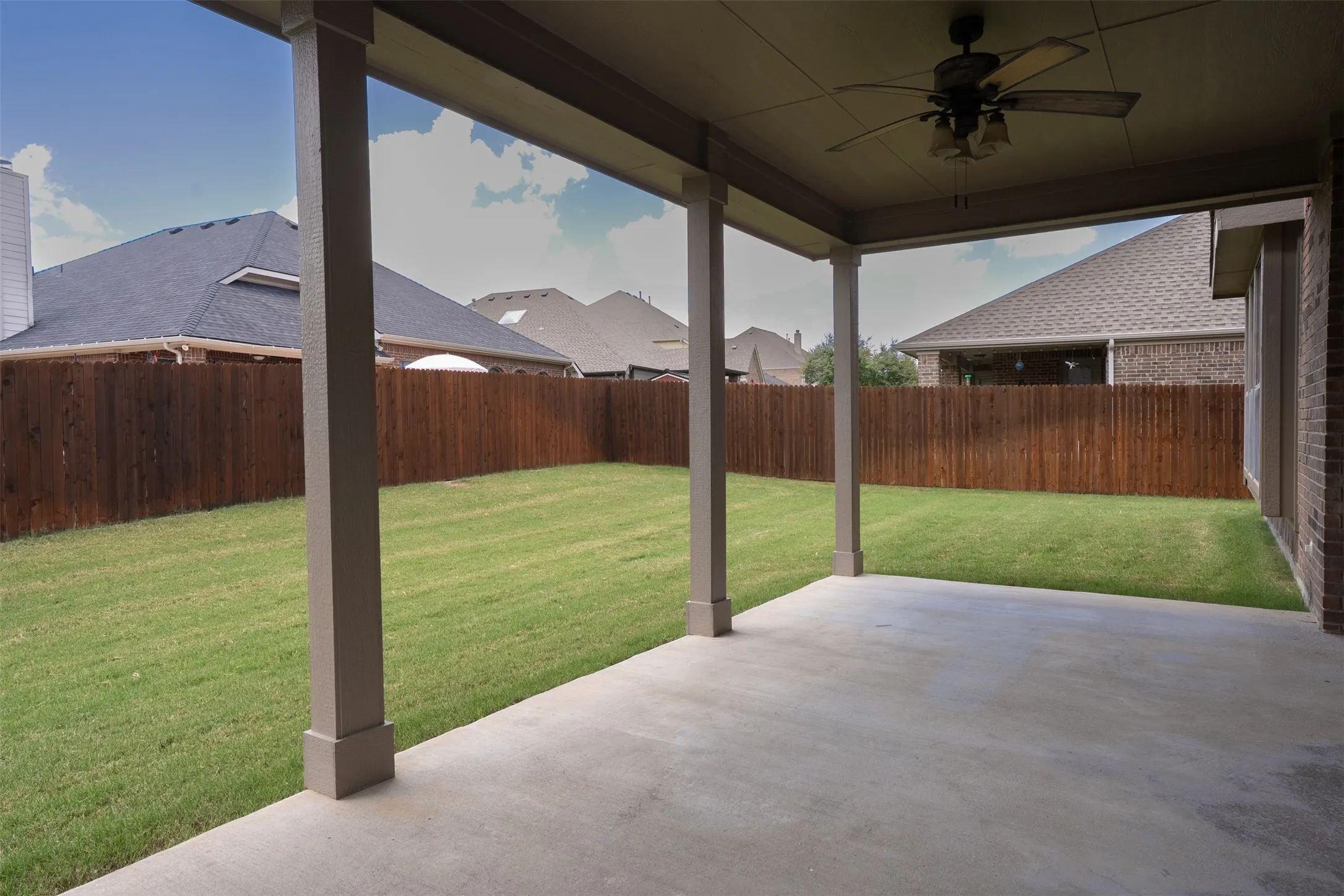 Single Family Residence For Sale in Johnson County , 1220 Berkeley Drive, Burleson, Texas 76028, 5 Bedrooms, 4 Bathrooms, 3 Garage spaces, 4,178 Sqft, built in 2007, Preowned, Price $520,000, mls#20981344, Real Estate Agent in Burleson, Homes For Sale in Johnson county, Homes For Sale in Burleson, Realtor in Burleson Texas, Real Estate Brokerage Independent Realty Texas, Luminita Cordes Realtor