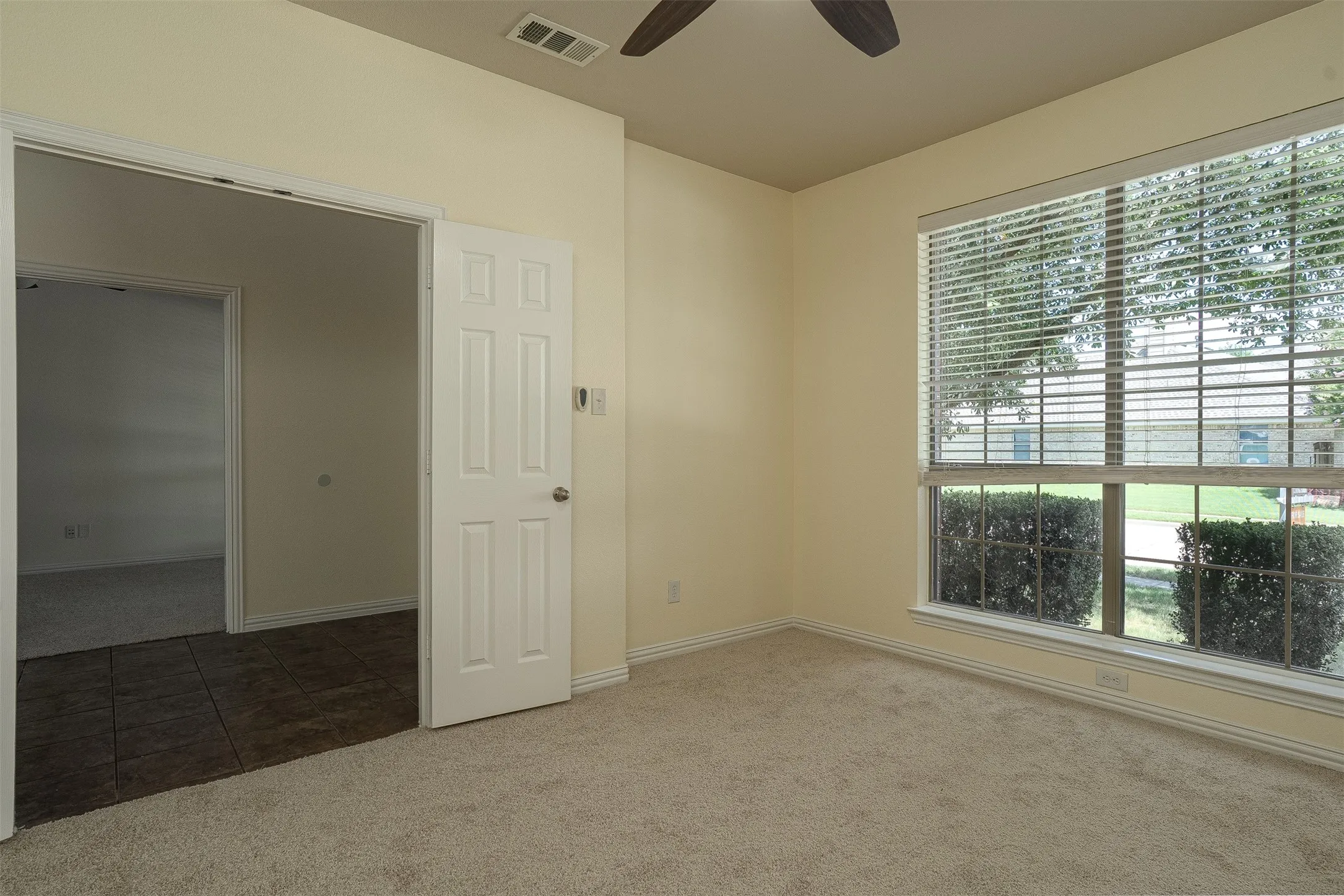 Single Family Residence For Sale in Johnson County , 1220 Berkeley Drive, Burleson, Texas 76028, 5 Bedrooms, 4 Bathrooms, 3 Garage spaces, 4,178 Sqft, built in 2007, Preowned, Price $520,000, mls#20981344, Real Estate Agent in Burleson, Homes For Sale in Johnson county, Homes For Sale in Burleson, Realtor in Burleson Texas, Real Estate Brokerage Independent Realty Texas, Luminita Cordes Realtor