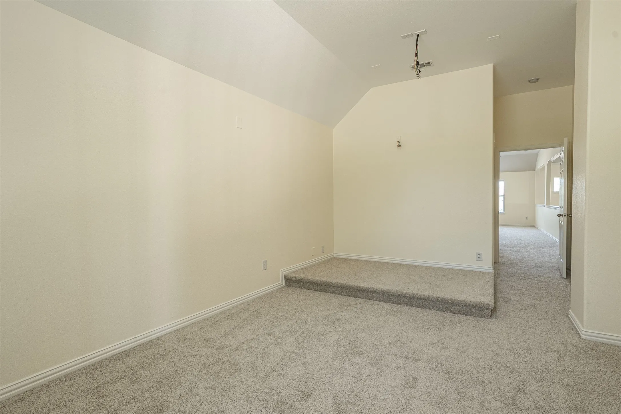 Single Family Residence For Sale in Johnson County , 1220 Berkeley Drive, Burleson, Texas 76028, 5 Bedrooms, 4 Bathrooms, 3 Garage spaces, 4,178 Sqft, built in 2007, Preowned, Price $520,000, mls#20981344, Real Estate Agent in Burleson, Homes For Sale in Johnson county, Homes For Sale in Burleson, Realtor in Burleson Texas, Real Estate Brokerage Independent Realty Texas, Luminita Cordes Realtor