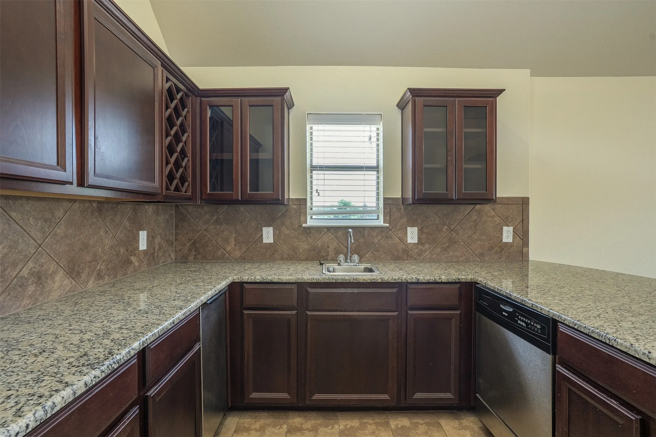 Single Family Residence For Sale in Johnson County , 1220 Berkeley Drive, Burleson, Texas 76028, 5 Bedrooms, 4 Bathrooms, 3 Garage spaces, 4,178 Sqft, built in 2007, Preowned, Price $520,000, mls#20981344, Real Estate Agent in Burleson, Homes For Sale in Johnson county, Homes For Sale in Burleson, Realtor in Burleson Texas, Real Estate Brokerage Independent Realty Texas, Luminita Cordes Realtor