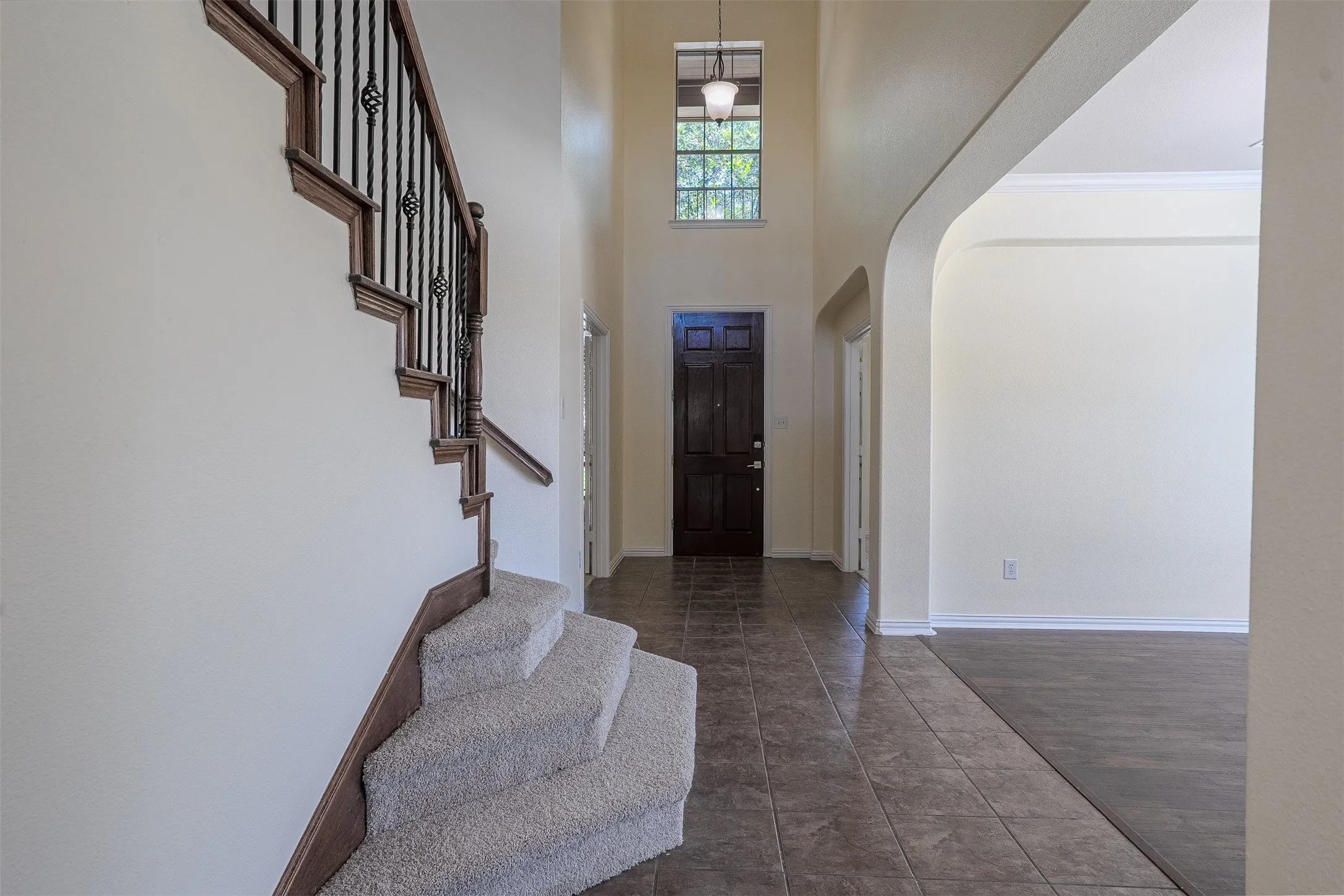 Single Family Residence For Sale in Johnson County , 1220 Berkeley Drive, Burleson, Texas 76028, 5 Bedrooms, 4 Bathrooms, 3 Garage spaces, 4,178 Sqft, built in 2007, Preowned, Price $520,000, mls#20981344, Real Estate Agent in Burleson, Homes For Sale in Johnson county, Homes For Sale in Burleson, Realtor in Burleson Texas, Real Estate Brokerage Independent Realty Texas, Luminita Cordes Realtor