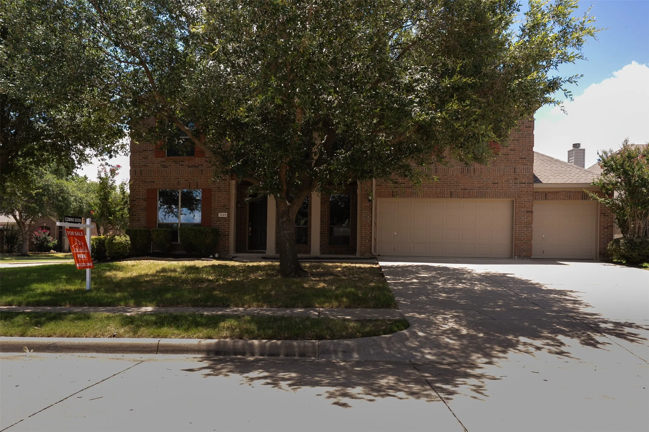Single Family Residence For Sale in Johnson County , 1220 Berkeley Drive, Burleson, Texas 76028, 5 Bedrooms, 4 Bathrooms, 3 Garage spaces, 4,178 Sqft, built in 2007, Preowned, Price $520,000, mls#20981344, Real Estate Agent in Burleson, Homes For Sale in Johnson county, Homes For Sale in Burleson, Realtor in Burleson Texas, Real Estate Brokerage Independent Realty Texas, Luminita Cordes Realtor
