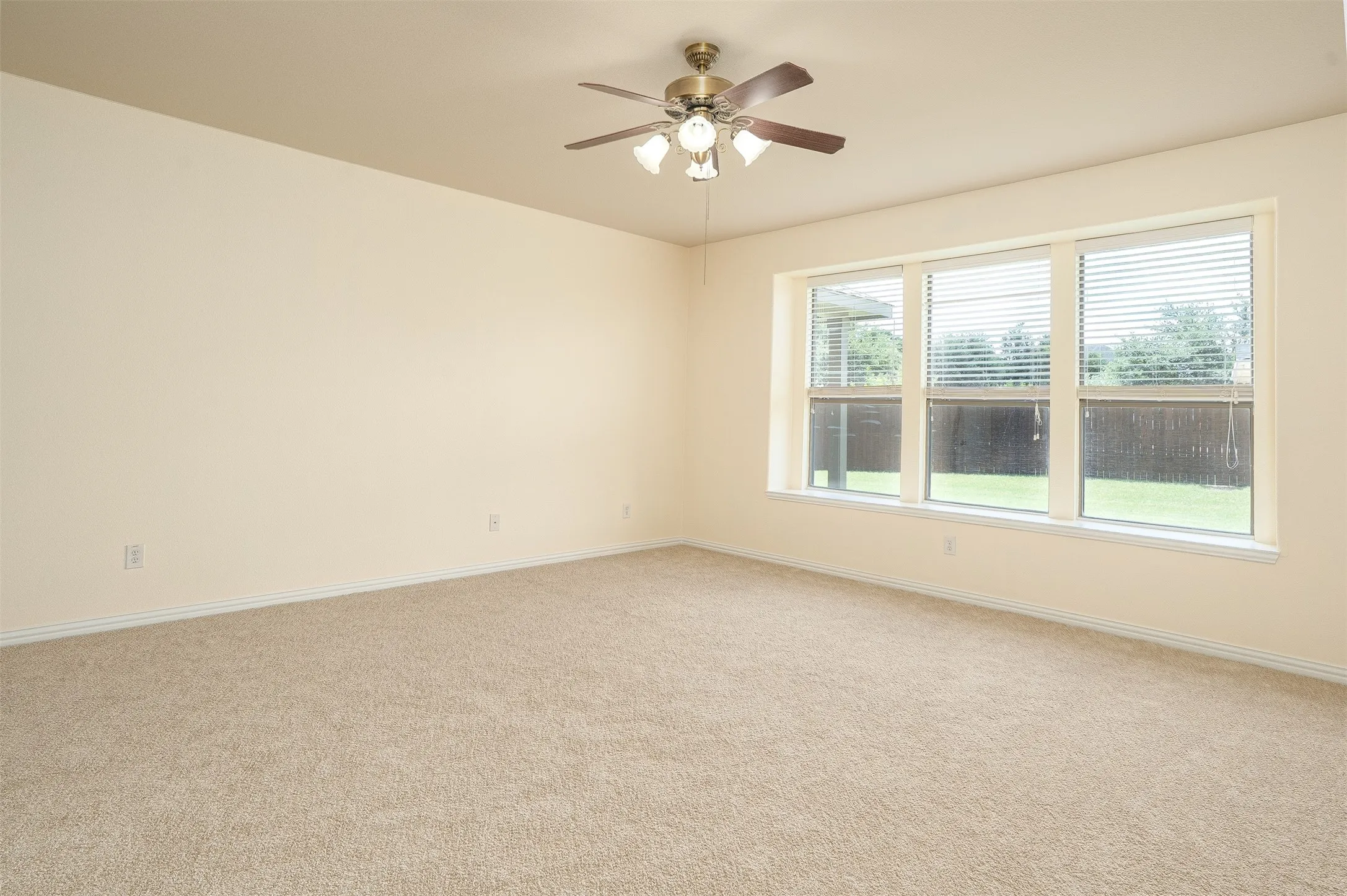 Single Family Residence For Sale in Johnson County , 1220 Berkeley Drive, Burleson, Texas 76028, 5 Bedrooms, 4 Bathrooms, 3 Garage spaces, 4,178 Sqft, built in 2007, Preowned, Price $520,000, mls#20981344, Real Estate Agent in Burleson, Homes For Sale in Johnson county, Homes For Sale in Burleson, Realtor in Burleson Texas, Real Estate Brokerage Independent Realty Texas, Luminita Cordes Realtor