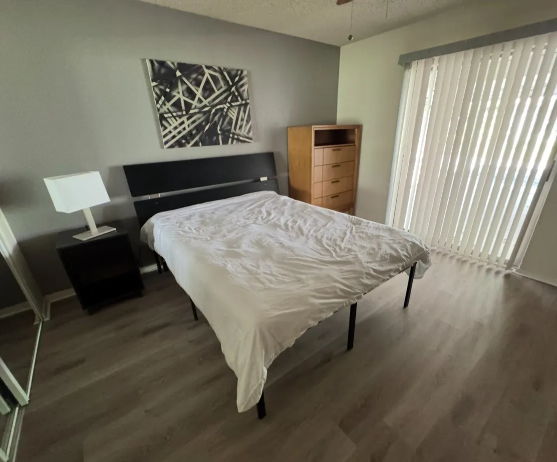 Duplex For Rent in Tarrant County , 2708 Mc Cart Avenue 2710, Fort Worth, Texas 76110, 2 Bedroom, 2 Bathroom, Garage spaces, 1,045 Sqft, built in 1976, Preowned, mls#20981422, Real Estate Agent in Fort Worth, Homes For Rent in Tarrant county, Homes For Rent in Fort Worth, Realtor in Fort Worth Texas, Real Estate Brokerage Independent Realty Texas, Luminita Cordes Realtor