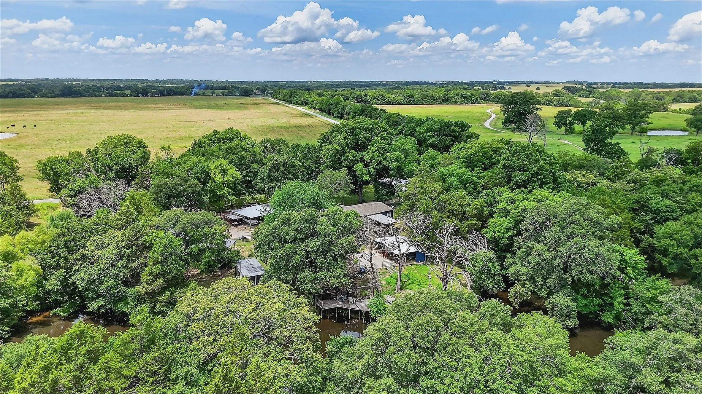 Manufactured Home For Sale in Grayson County , 2869 Ranch Road, Whitesboro, Texas 76273, 3 Bedroom, 2 Bathroom, Garage spaces, 1,512 Sqft, built in 2021, mls#20980918, Real Estate Agent in Whitesboro, Homes For Sale in Grayson county, Homes For Sale in Whitesboro, Realtor in Whitesboro Texas, Real Estate Brokerage Independent Realty Texas, Luminita Cordes Realtor