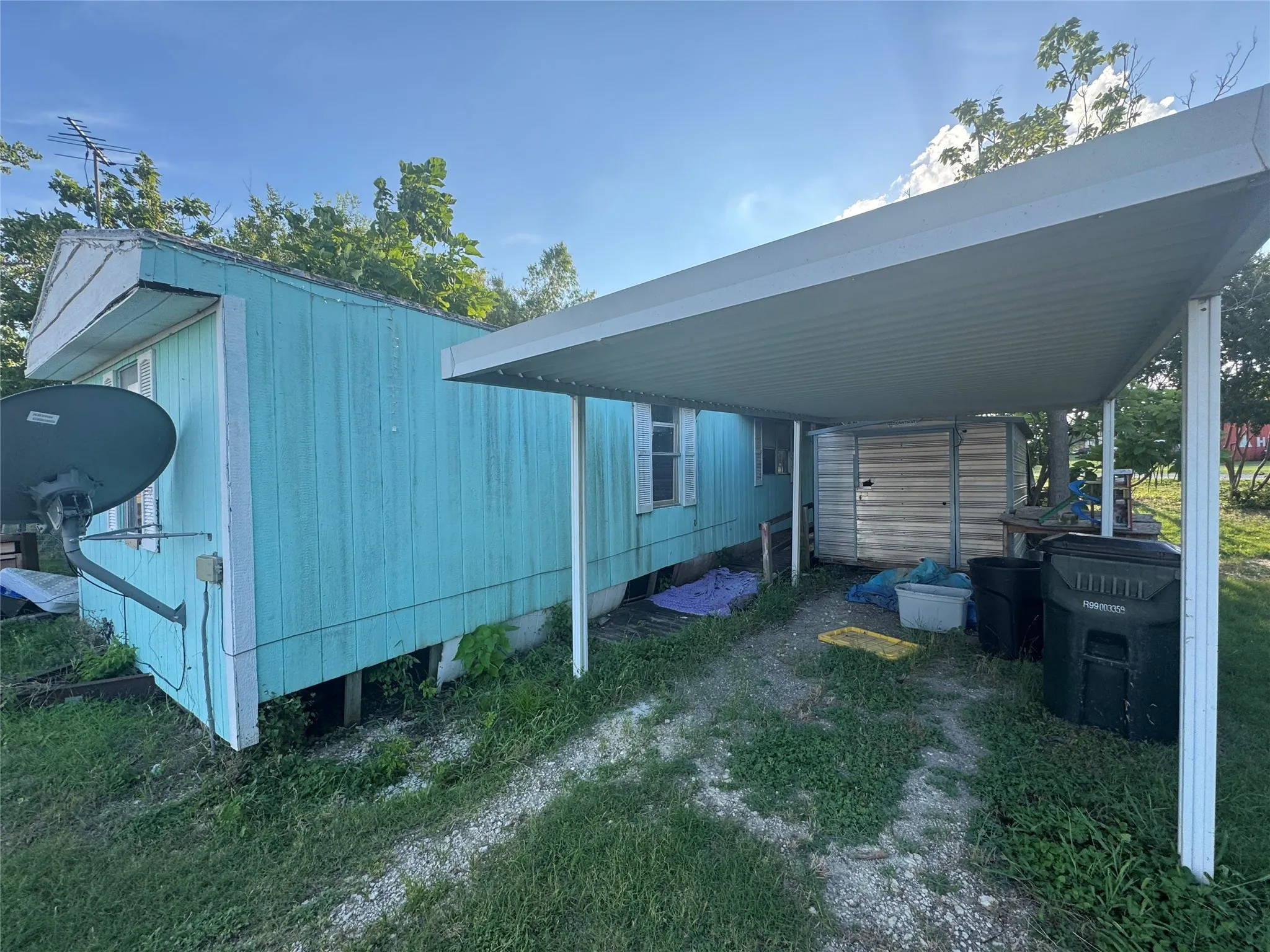 Mobile Home For Sale in Hill County , 315 S Kennedy Street, Penelope, Texas 76676, 3 Bedrooms, 2 Bathrooms, Garage spaces, 980 Sqft, built in 1985, Price $49,900, mls#20981915, Real Estate Agent in Penelope, Homes For Sale in Hill county, Homes For Sale in Penelope, Realtor in Penelope Texas, Real Estate Brokerage Independent Realty Texas, Luminita Cordes Realtor