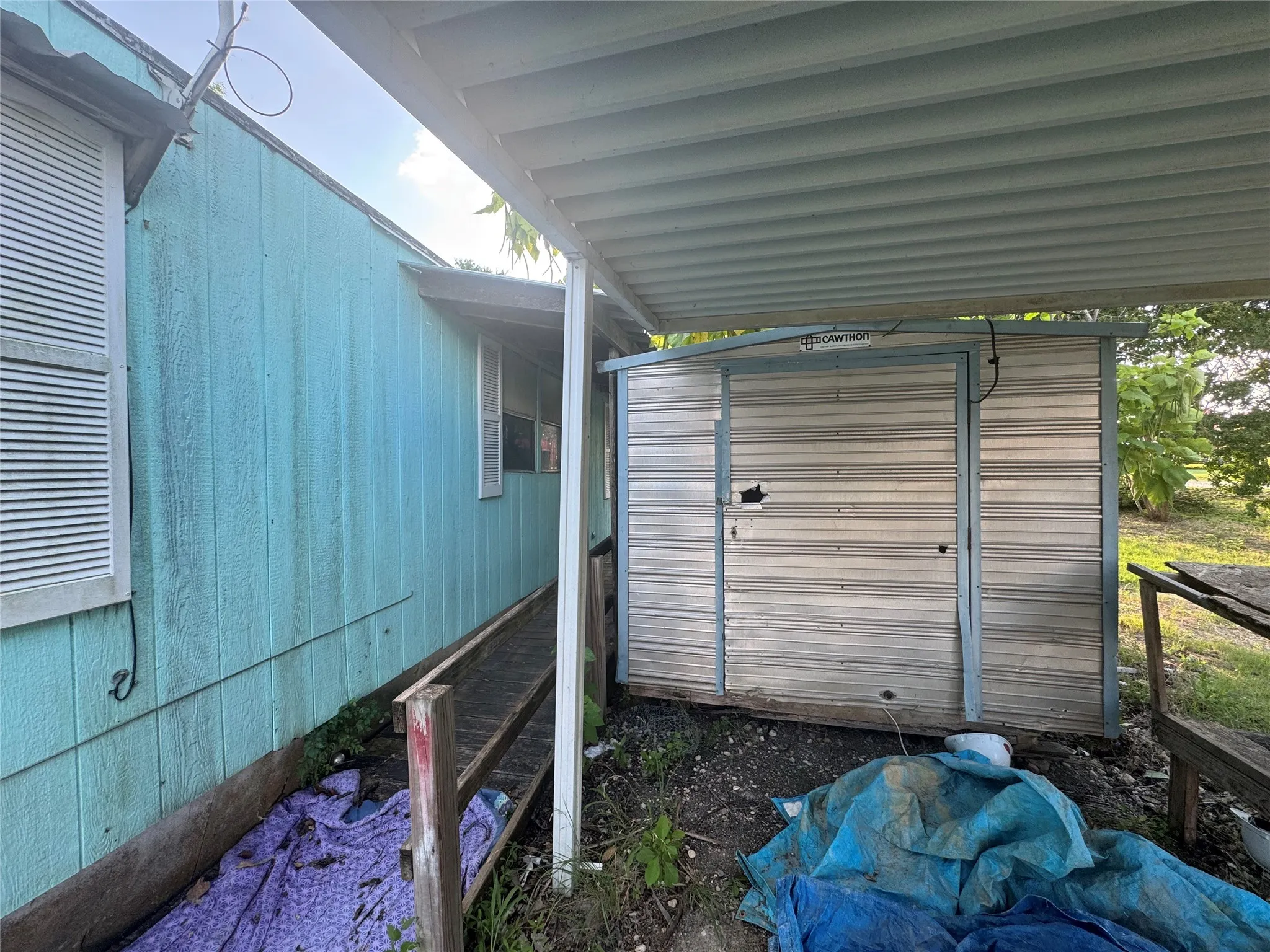 Mobile Home For Sale in Hill County , 315 S Kennedy Street, Penelope, Texas 76676, 3 Bedrooms, 2 Bathrooms, Garage spaces, 980 Sqft, built in 1985, Price $49,900, mls#20981915, Real Estate Agent in Penelope, Homes For Sale in Hill county, Homes For Sale in Penelope, Realtor in Penelope Texas, Real Estate Brokerage Independent Realty Texas, Luminita Cordes Realtor