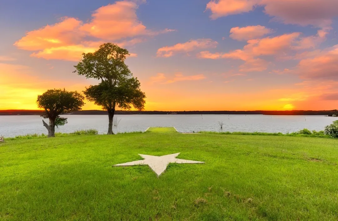 Single Family Residence For Sale in Rains County , 476 Private Road 7326, Emory, Texas 75440, 2 Bedroom, 2 Bathroom, 2 Garage spaces, 1,935 Sqft, built in 1993, Preowned, mls#20943568, Real Estate Agent in Emory, Homes For Sale in Rains county, Homes For Sale in Emory, Realtor in Emory Texas, Real Estate Brokerage Independent Realty Texas, Luminita Cordes Realtor