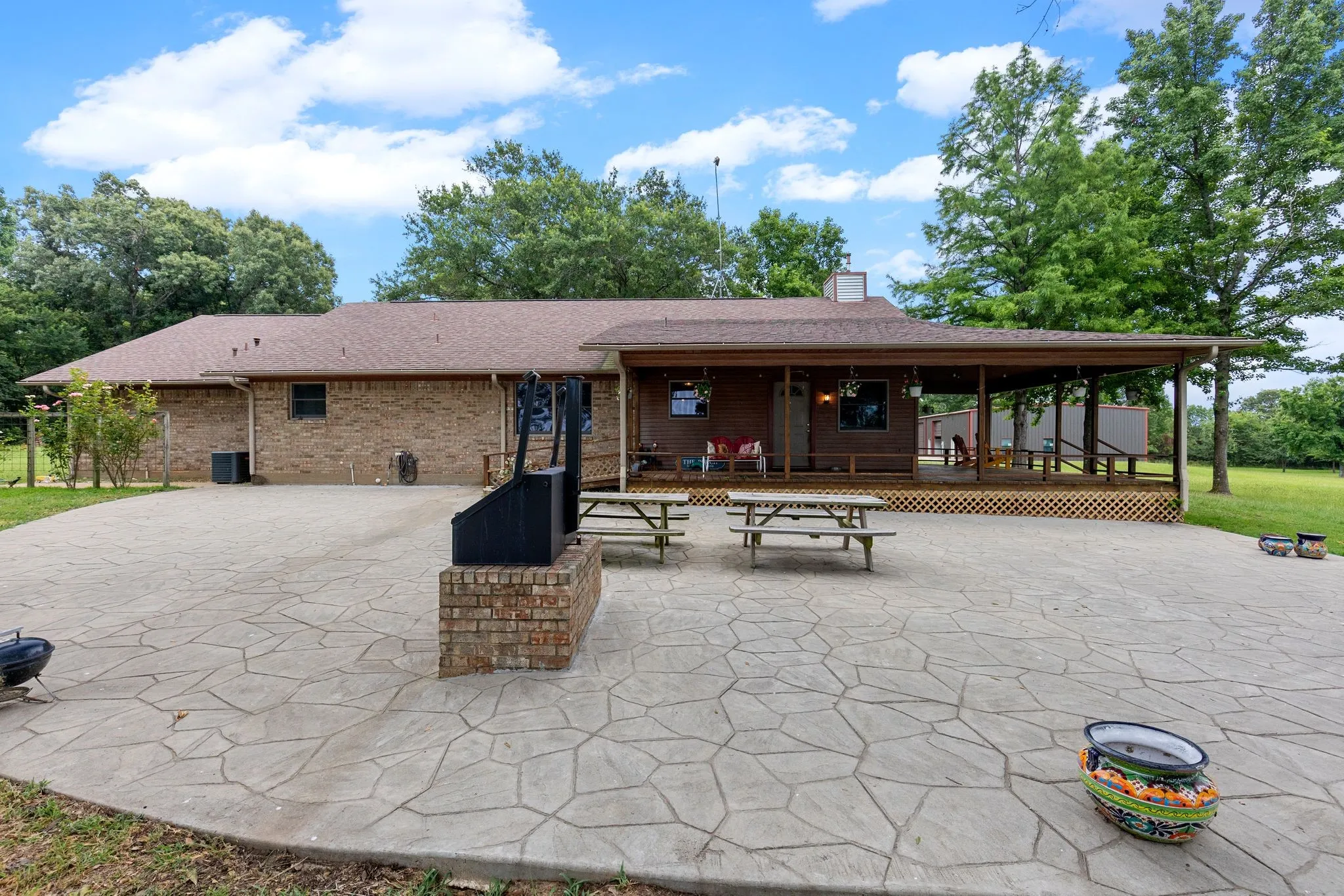 Single Family Residence For Sale in Rains County , 476 Private Road 7326, Emory, Texas 75440, 2 Bedroom, 2 Bathroom, 2 Garage spaces, 1,935 Sqft, built in 1993, Preowned, mls#20943568, Real Estate Agent in Emory, Homes For Sale in Rains county, Homes For Sale in Emory, Realtor in Emory Texas, Real Estate Brokerage Independent Realty Texas, Luminita Cordes Realtor