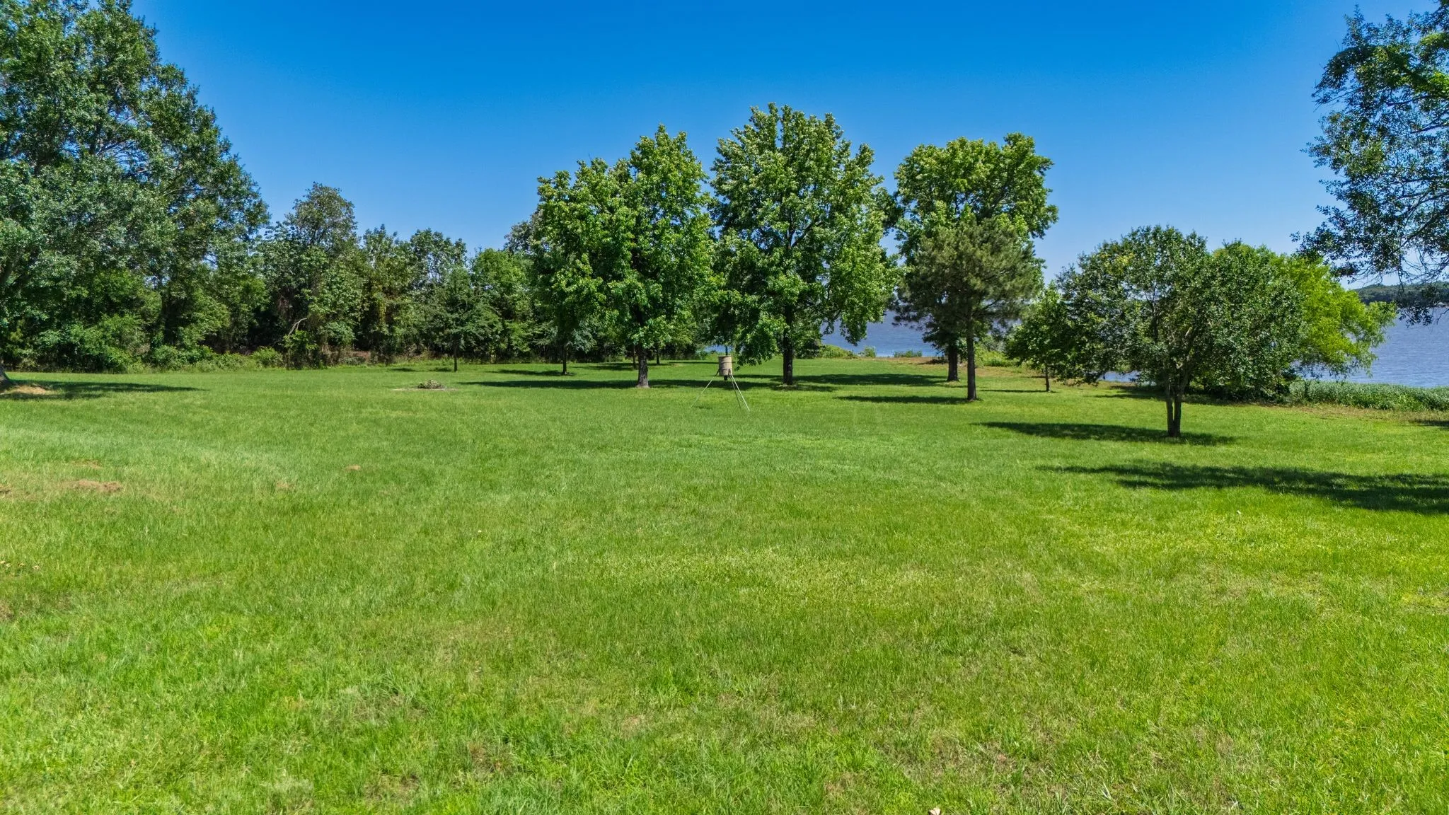 Single Family Residence For Sale in Rains County , 476 Private Road 7326, Emory, Texas 75440, 2 Bedroom, 2 Bathroom, 2 Garage spaces, 1,935 Sqft, built in 1993, Preowned, mls#20943568, Real Estate Agent in Emory, Homes For Sale in Rains county, Homes For Sale in Emory, Realtor in Emory Texas, Real Estate Brokerage Independent Realty Texas, Luminita Cordes Realtor