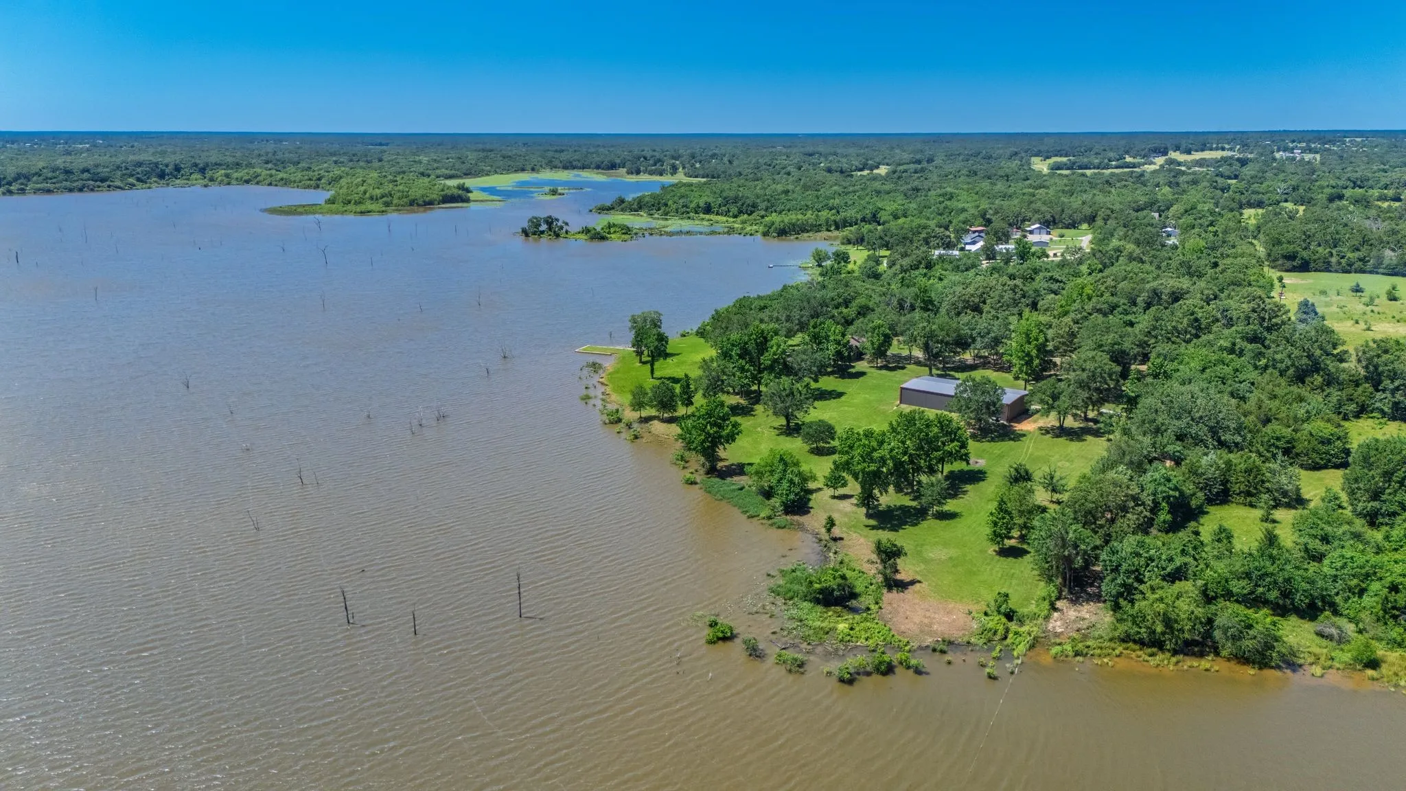 Single Family Residence For Sale in Rains County , 476 Private Road 7326, Emory, Texas 75440, 2 Bedroom, 2 Bathroom, 2 Garage spaces, 1,935 Sqft, built in 1993, Preowned, mls#20943568, Real Estate Agent in Emory, Homes For Sale in Rains county, Homes For Sale in Emory, Realtor in Emory Texas, Real Estate Brokerage Independent Realty Texas, Luminita Cordes Realtor