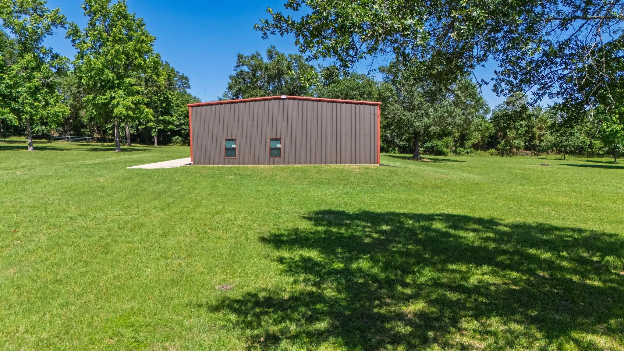 Single Family Residence For Sale in Rains County , 476 Private Road 7326, Emory, Texas 75440, 2 Bedroom, 2 Bathroom, 2 Garage spaces, 1,935 Sqft, built in 1993, Preowned, mls#20943568, Real Estate Agent in Emory, Homes For Sale in Rains county, Homes For Sale in Emory, Realtor in Emory Texas, Real Estate Brokerage Independent Realty Texas, Luminita Cordes Realtor