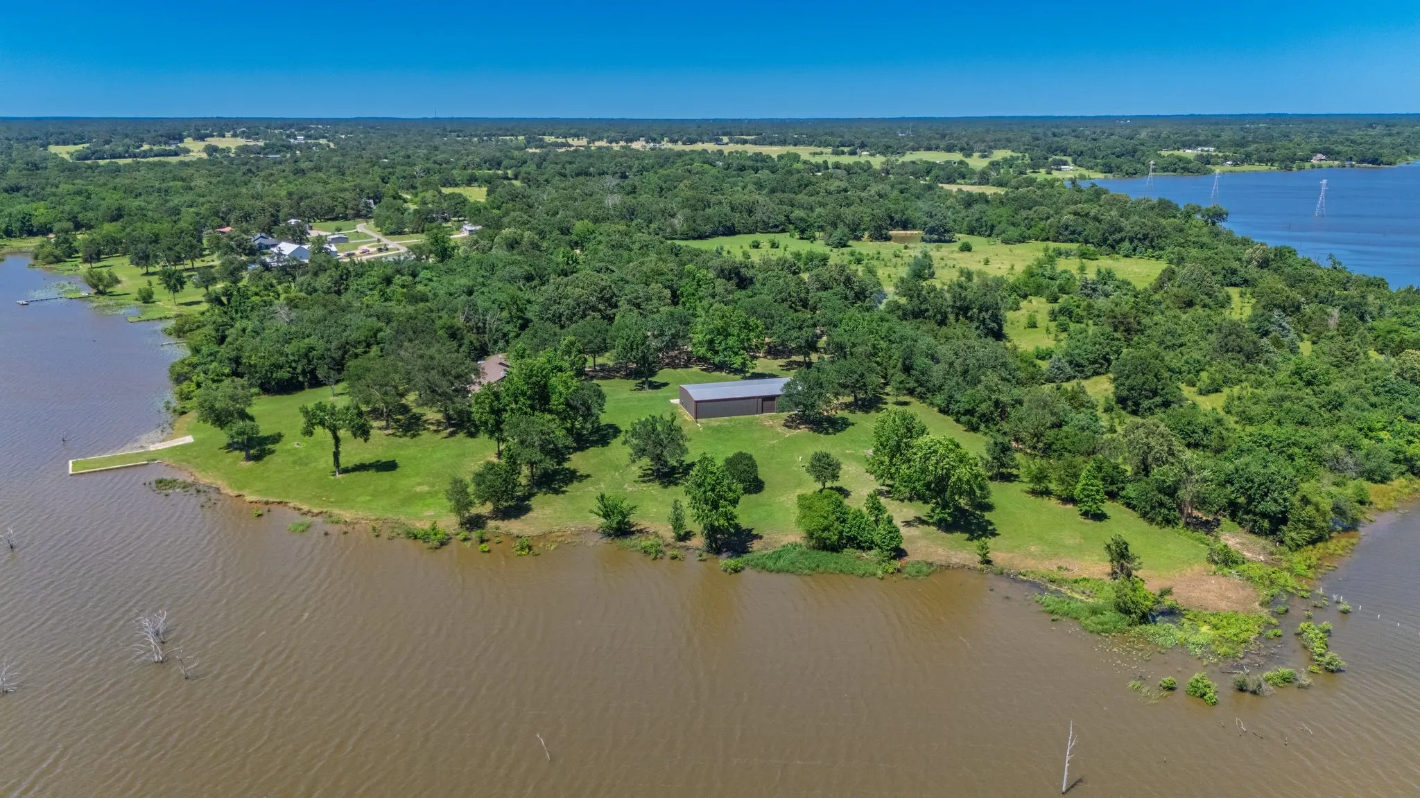 Single Family Residence For Sale in Rains County , 476 Private Road 7326, Emory, Texas 75440, 2 Bedroom, 2 Bathroom, 2 Garage spaces, 1,935 Sqft, built in 1993, Preowned, mls#20943568, Real Estate Agent in Emory, Homes For Sale in Rains county, Homes For Sale in Emory, Realtor in Emory Texas, Real Estate Brokerage Independent Realty Texas, Luminita Cordes Realtor