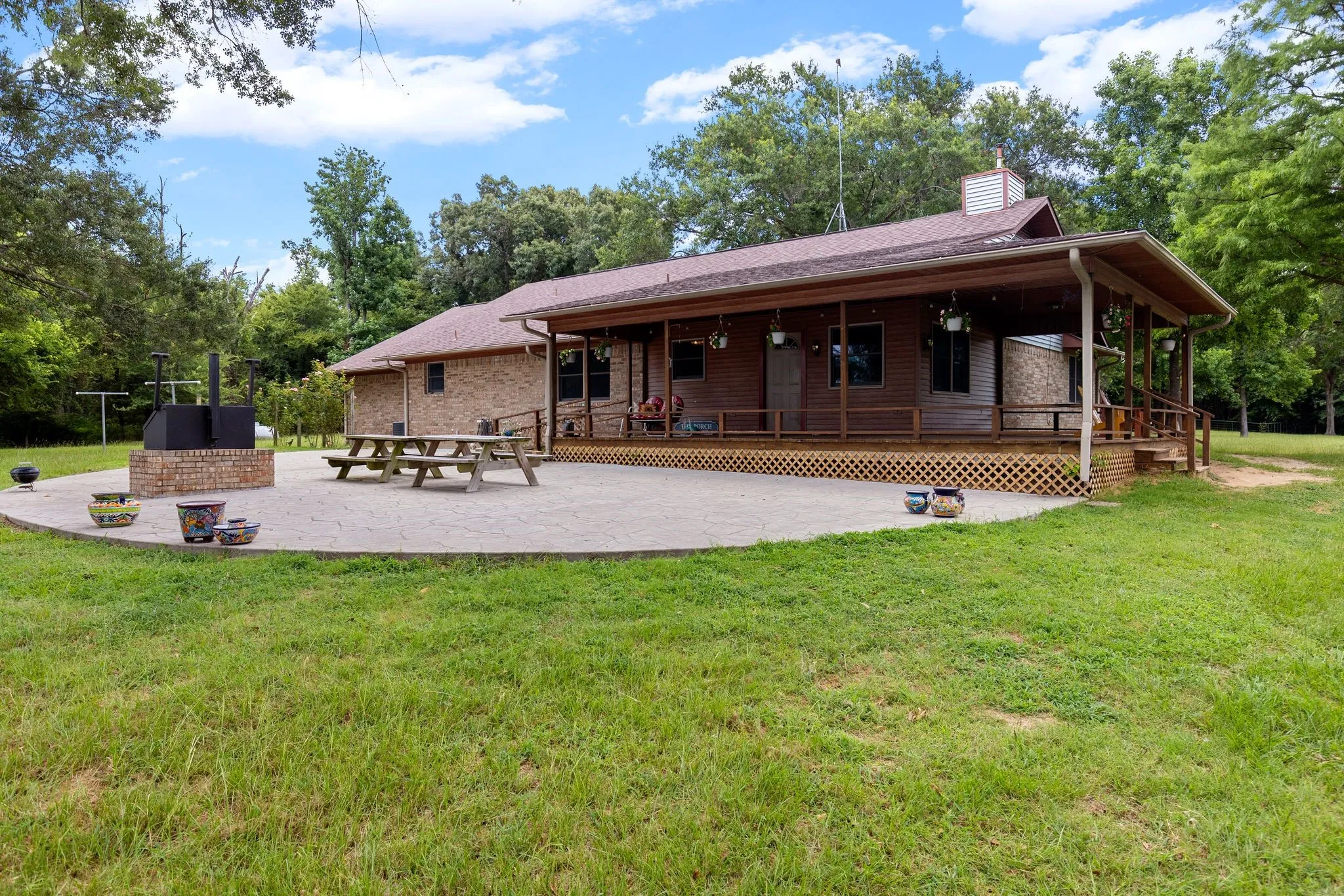 Single Family Residence For Sale in Rains County , 476 Private Road 7326, Emory, Texas 75440, 2 Bedroom, 2 Bathroom, 2 Garage spaces, 1,935 Sqft, built in 1993, Preowned, mls#20943568, Real Estate Agent in Emory, Homes For Sale in Rains county, Homes For Sale in Emory, Realtor in Emory Texas, Real Estate Brokerage Independent Realty Texas, Luminita Cordes Realtor
