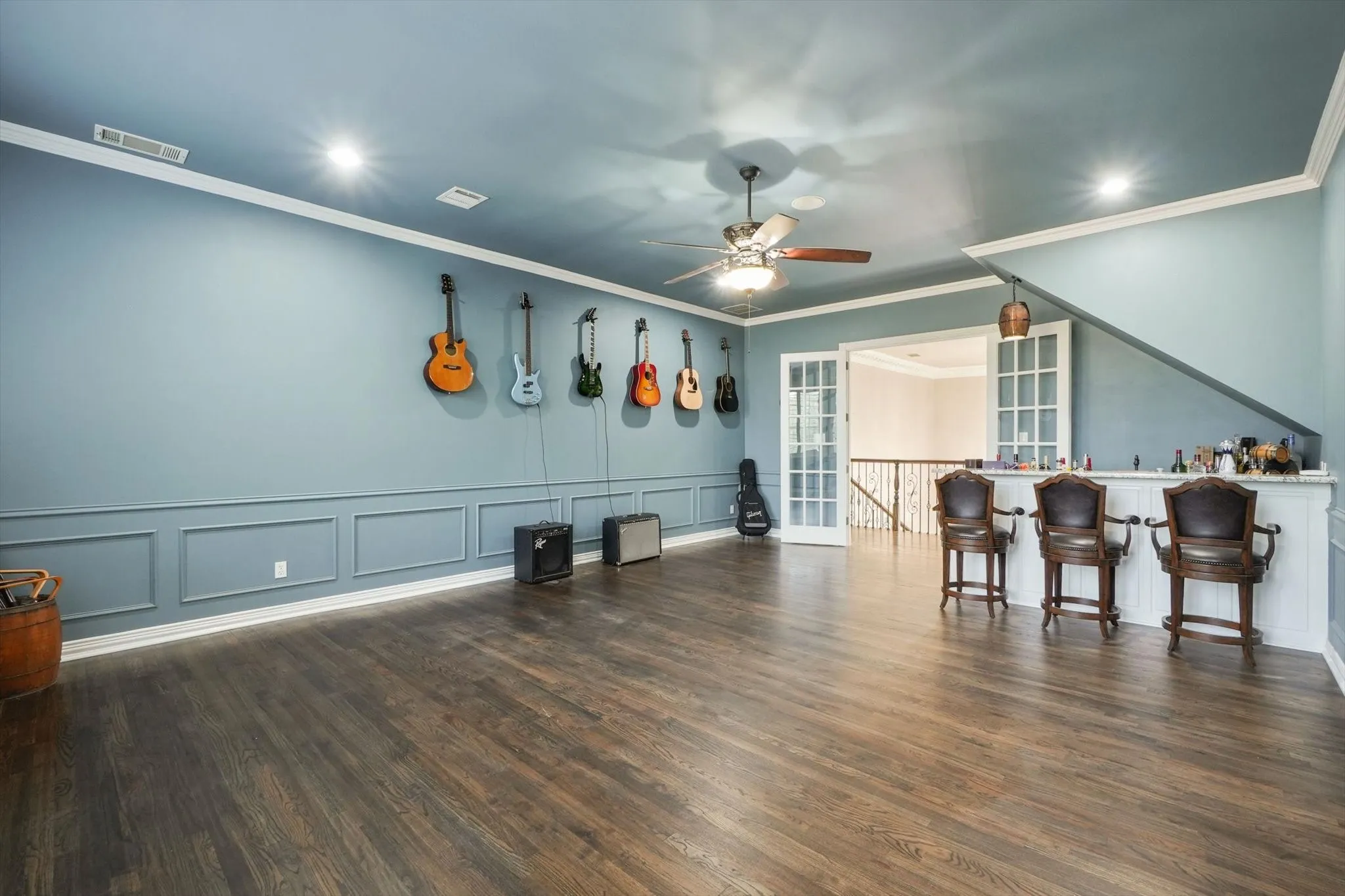 Single Family Residence For Sale in Tarrant County , 2800 Park Drive, Dalworthington Gardens, Texas 76016, 5 Bedroom, 7 Bathroom, 5 Garage spaces, 7,597 Sqft, built in 1996, Price $1,250,000, mls#20982228, Real Estate Agent in Dalworthington Gardens, Homes For Sale in Tarrant county, Homes For Sale in Dalworthington Gardens, Realtor in Dalworthington Gardens Texas, Real Estate Brokerage Independent Realty Texas, Luminita Cordes Realtor