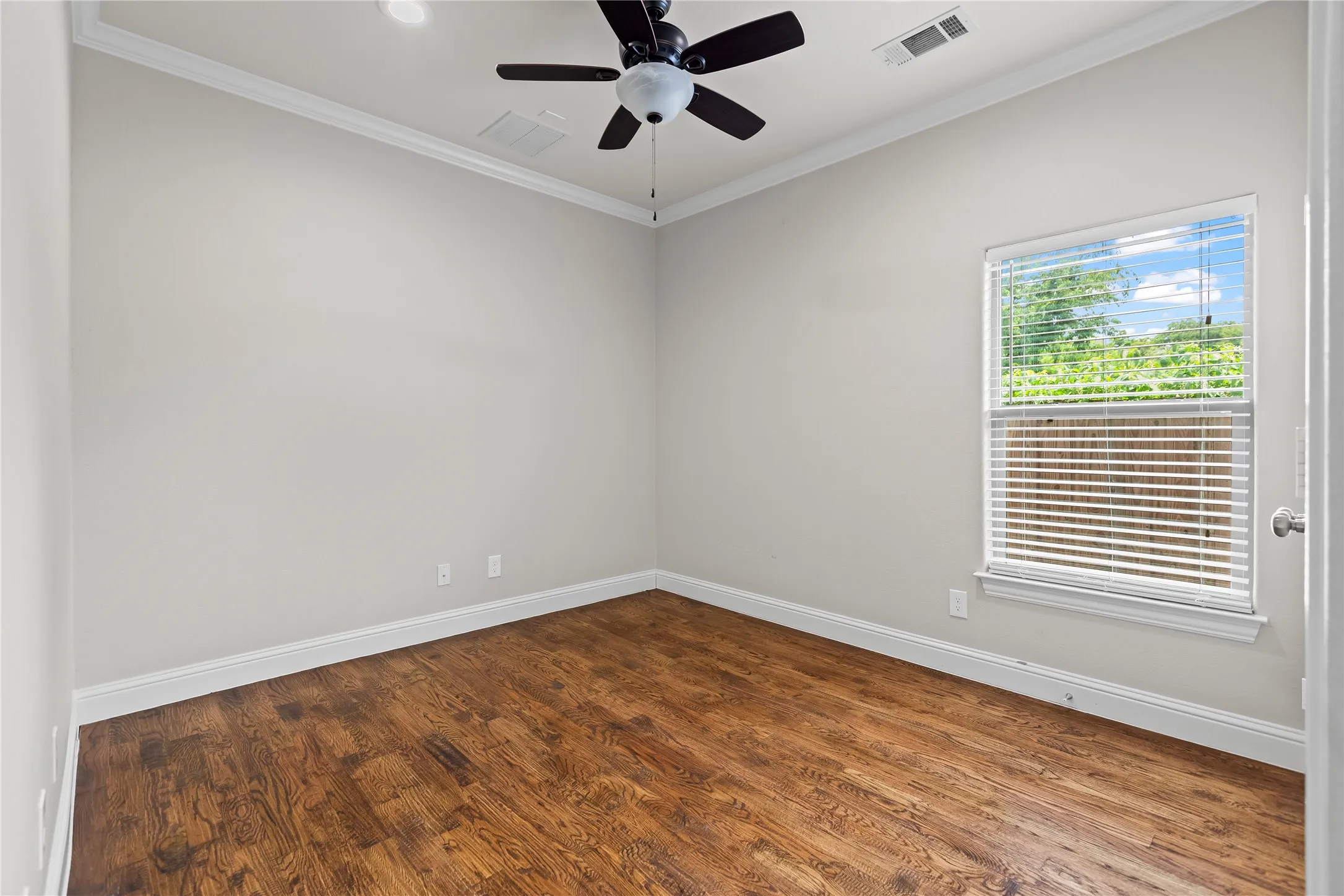 Single Family Residence For Sale in Dallas County , 7806 Garner Road, Rowlett, Texas 75088, 3 Bedroom, 2 Bathroom, 2 Garage spaces, 1,983 Sqft, built in 2016, mls#20982432, Real Estate Agent in Rowlett, Homes For Sale in Dallas county, Homes For Sale in Rowlett, Realtor in Rowlett Texas, Real Estate Brokerage Independent Realty Texas, Luminita Cordes Realtor
