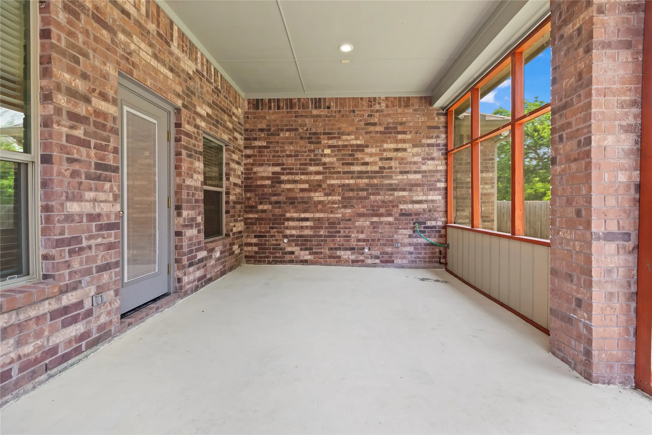 Single Family Residence For Sale in Dallas County , 7806 Garner Road, Rowlett, Texas 75088, 3 Bedroom, 2 Bathroom, 2 Garage spaces, 1,983 Sqft, built in 2016, mls#20982432, Real Estate Agent in Rowlett, Homes For Sale in Dallas county, Homes For Sale in Rowlett, Realtor in Rowlett Texas, Real Estate Brokerage Independent Realty Texas, Luminita Cordes Realtor