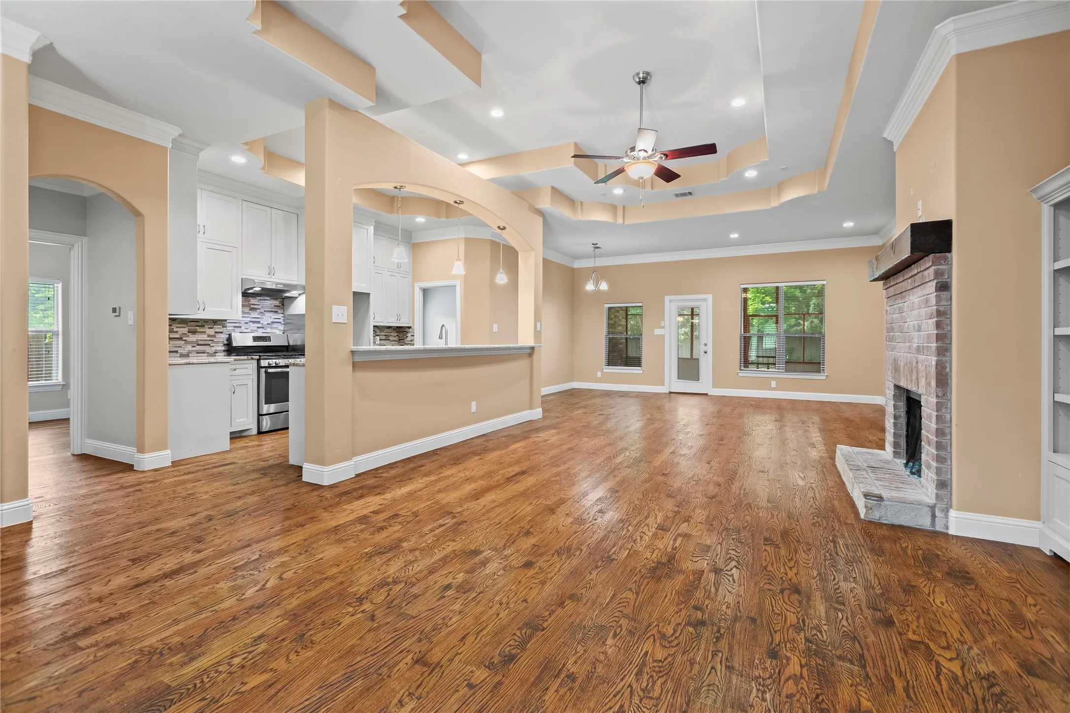 Single Family Residence For Sale in Dallas County , 7806 Garner Road, Rowlett, Texas 75088, 3 Bedroom, 2 Bathroom, 2 Garage spaces, 1,983 Sqft, built in 2016, mls#20982432, Real Estate Agent in Rowlett, Homes For Sale in Dallas county, Homes For Sale in Rowlett, Realtor in Rowlett Texas, Real Estate Brokerage Independent Realty Texas, Luminita Cordes Realtor