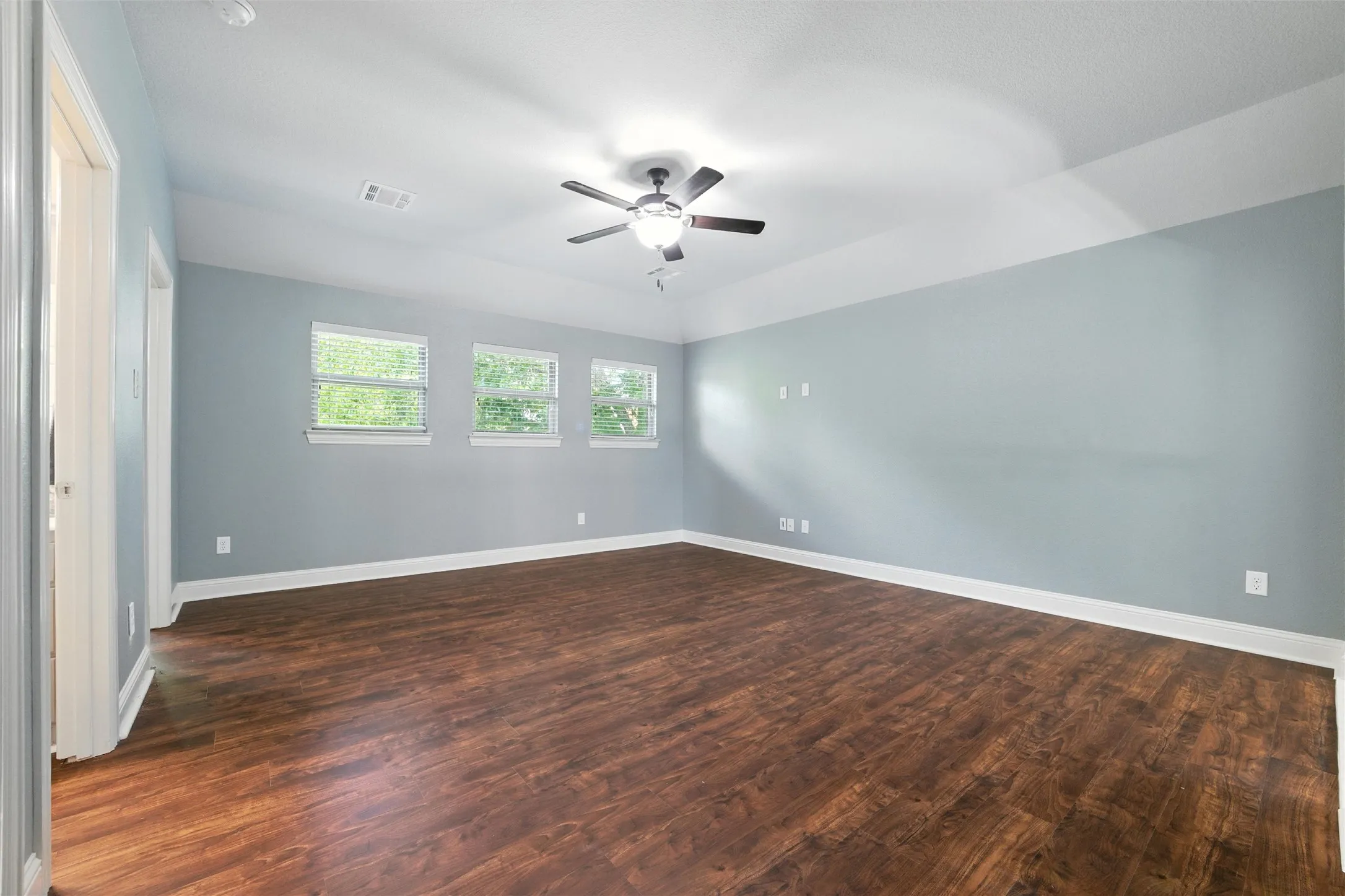 Single Family Residence For Sale in Ellis County , 103 Water Garden Drive, Waxahachie, Texas 75165, 5 Bedroom, 3 Bathroom, 3 Garage spaces, 2,940 Sqft, built in 2017, Price $599,000, mls#20982642, Real Estate Agent in Waxahachie, Homes For Sale in Ellis county, Homes For Sale in Waxahachie, Realtor in Waxahachie Texas, Real Estate Brokerage Independent Realty Texas, Luminita Cordes Realtor