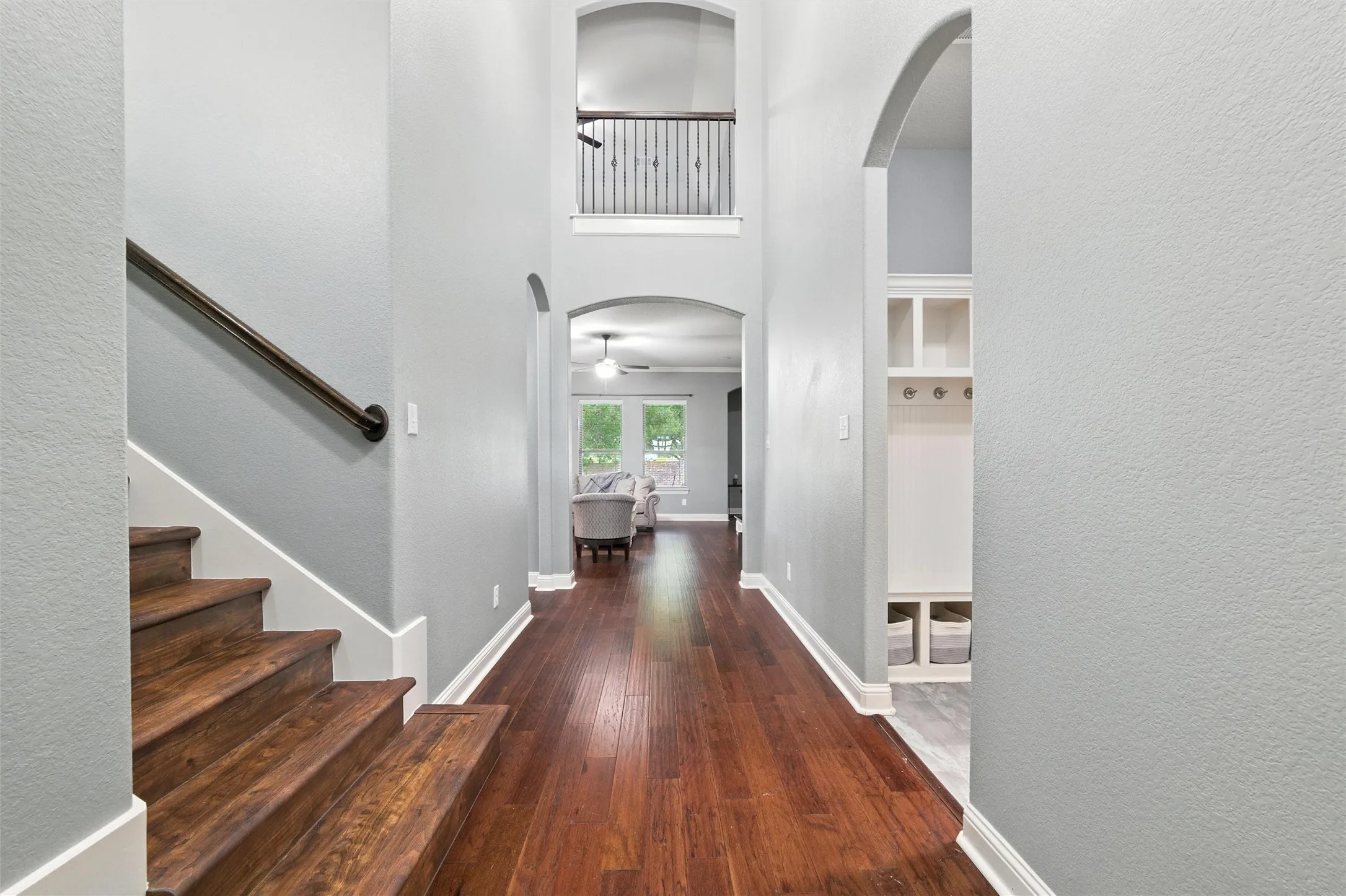 Single Family Residence For Sale in Ellis County , 103 Water Garden Drive, Waxahachie, Texas 75165, 5 Bedroom, 3 Bathroom, 3 Garage spaces, 2,940 Sqft, built in 2017, Price $599,000, mls#20982642, Real Estate Agent in Waxahachie, Homes For Sale in Ellis county, Homes For Sale in Waxahachie, Realtor in Waxahachie Texas, Real Estate Brokerage Independent Realty Texas, Luminita Cordes Realtor
