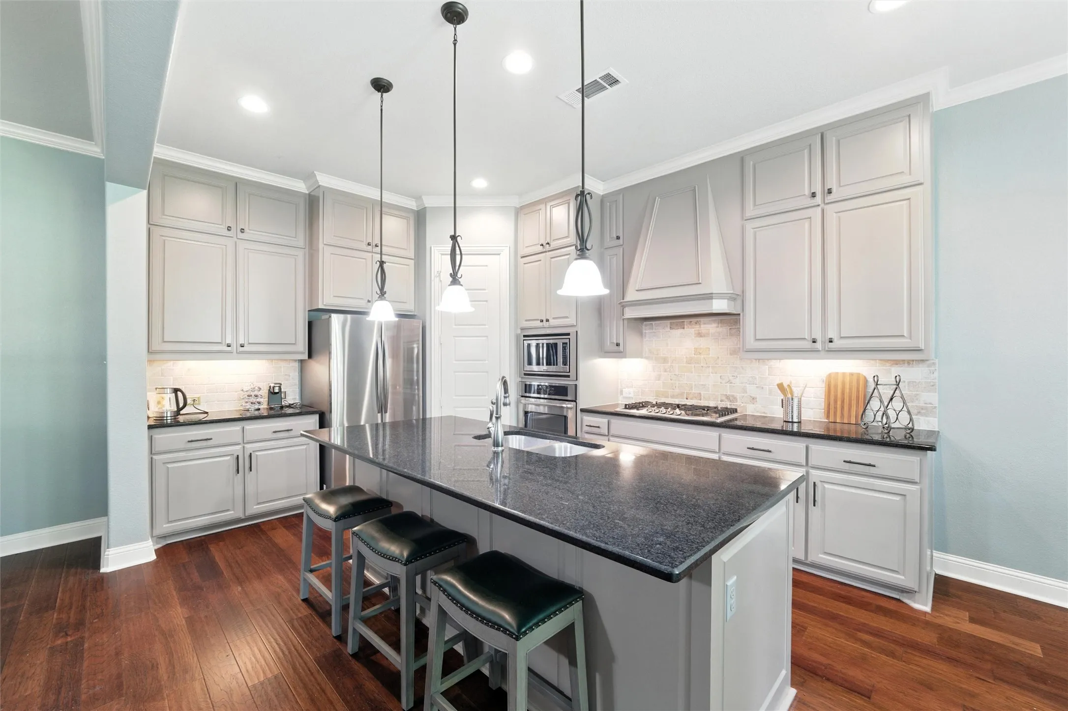 Single Family Residence For Sale in Ellis County , 103 Water Garden Drive, Waxahachie, Texas 75165, 5 Bedroom, 3 Bathroom, 3 Garage spaces, 2,940 Sqft, built in 2017, Price $599,000, mls#20982642, Real Estate Agent in Waxahachie, Homes For Sale in Ellis county, Homes For Sale in Waxahachie, Realtor in Waxahachie Texas, Real Estate Brokerage Independent Realty Texas, Luminita Cordes Realtor