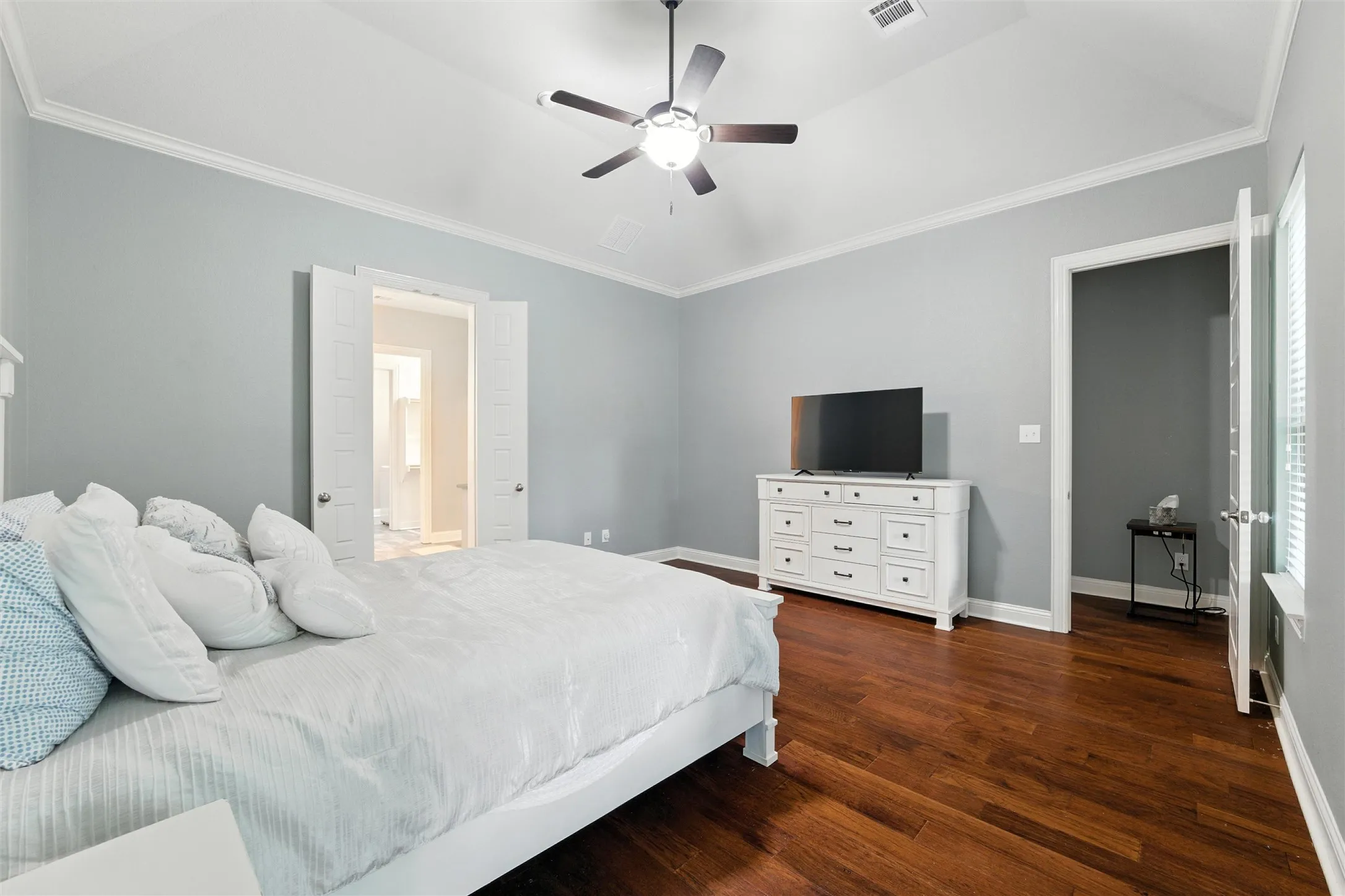Single Family Residence For Sale in Ellis County , 103 Water Garden Drive, Waxahachie, Texas 75165, 5 Bedroom, 3 Bathroom, 3 Garage spaces, 2,940 Sqft, built in 2017, Price $599,000, mls#20982642, Real Estate Agent in Waxahachie, Homes For Sale in Ellis county, Homes For Sale in Waxahachie, Realtor in Waxahachie Texas, Real Estate Brokerage Independent Realty Texas, Luminita Cordes Realtor
