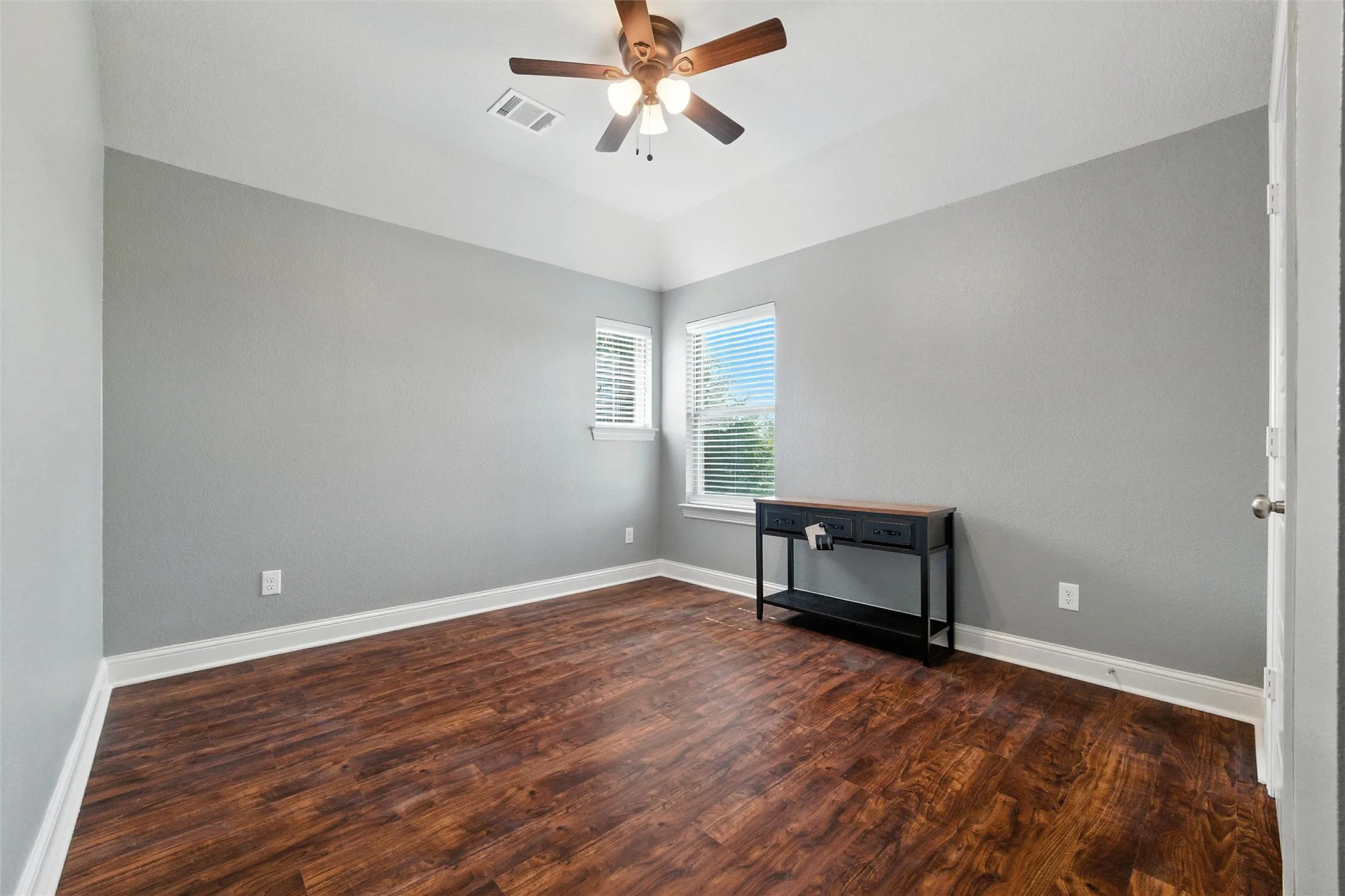 Single Family Residence For Sale in Ellis County , 103 Water Garden Drive, Waxahachie, Texas 75165, 5 Bedroom, 3 Bathroom, 3 Garage spaces, 2,940 Sqft, built in 2017, Price $599,000, mls#20982642, Real Estate Agent in Waxahachie, Homes For Sale in Ellis county, Homes For Sale in Waxahachie, Realtor in Waxahachie Texas, Real Estate Brokerage Independent Realty Texas, Luminita Cordes Realtor